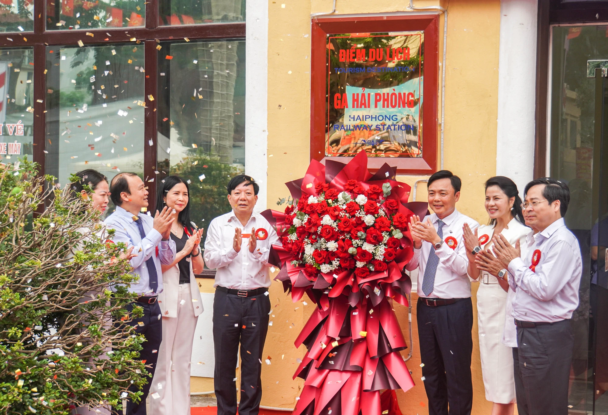 khai-truong-doan-tau-quy-toc-hoa-phuong-do-12.JPG