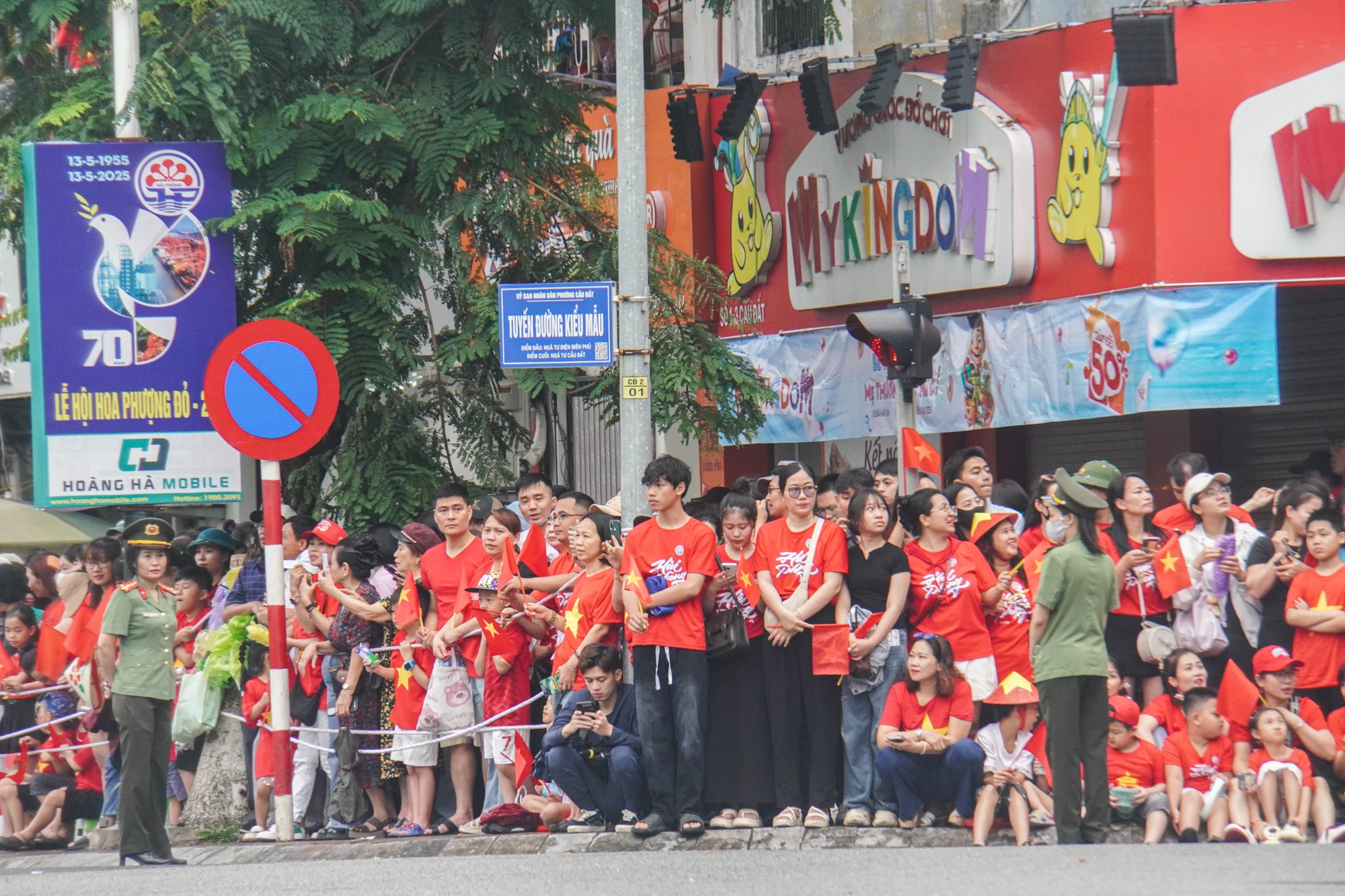 tu-hao-le-duyet-doi-ngu-va-dieu-hanh-quan-chung-chao-mung-ky-niem-70-nam-ngay-giai-phong-hai-phong-33.JPG