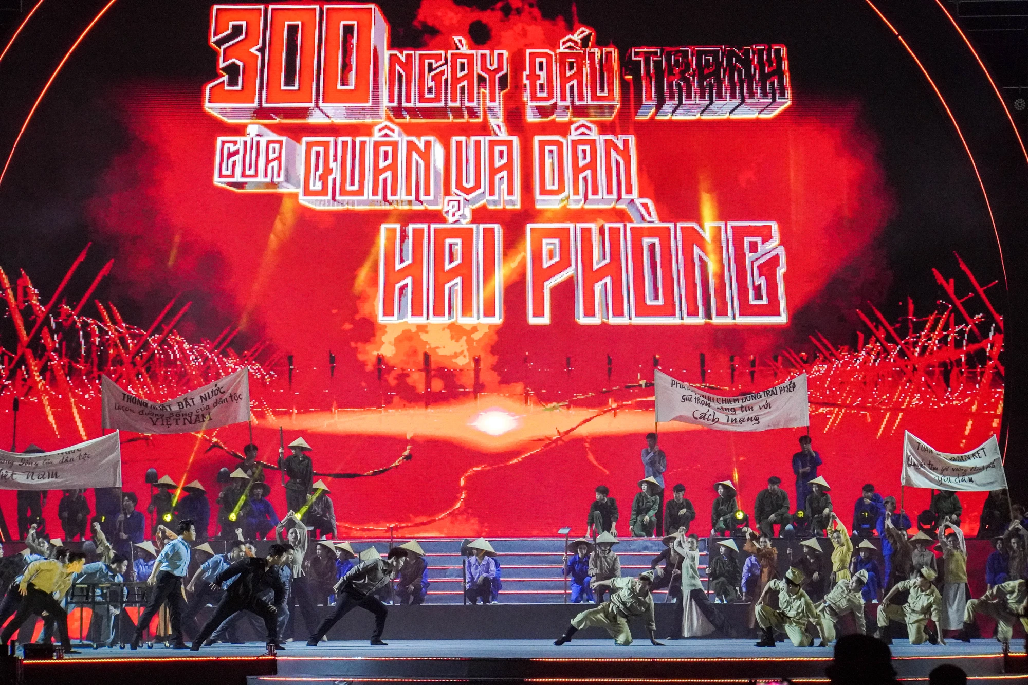 hai-phong-don-nhan-danh-hieu-thanh-pho-anh-hung-110.JPG