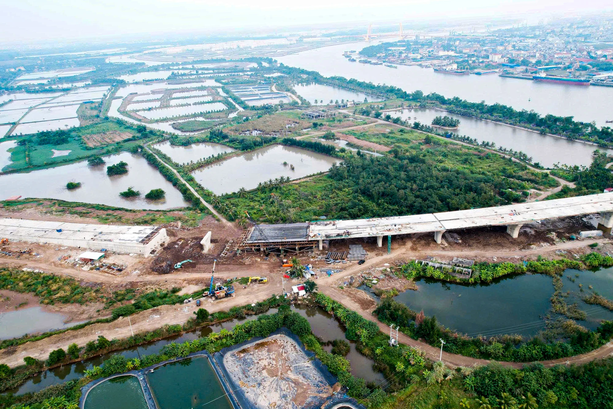 hai-phong-gap-rut-thi-cong-day-nhanh-tien-do-o-du-an-cau-nguyen-trai-va-vung-phu-can-hon-6-nghin-ti-7.JPG