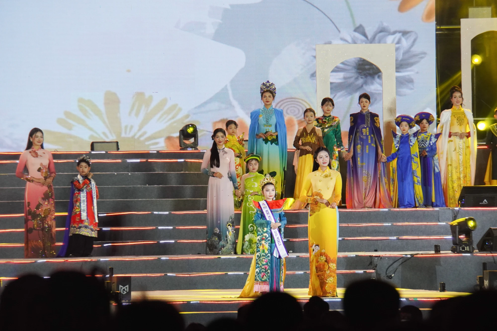 nguoi-hai-phong-quang-ninh-hao-hung-don-thoi-khac-giao-thua-8.JPG