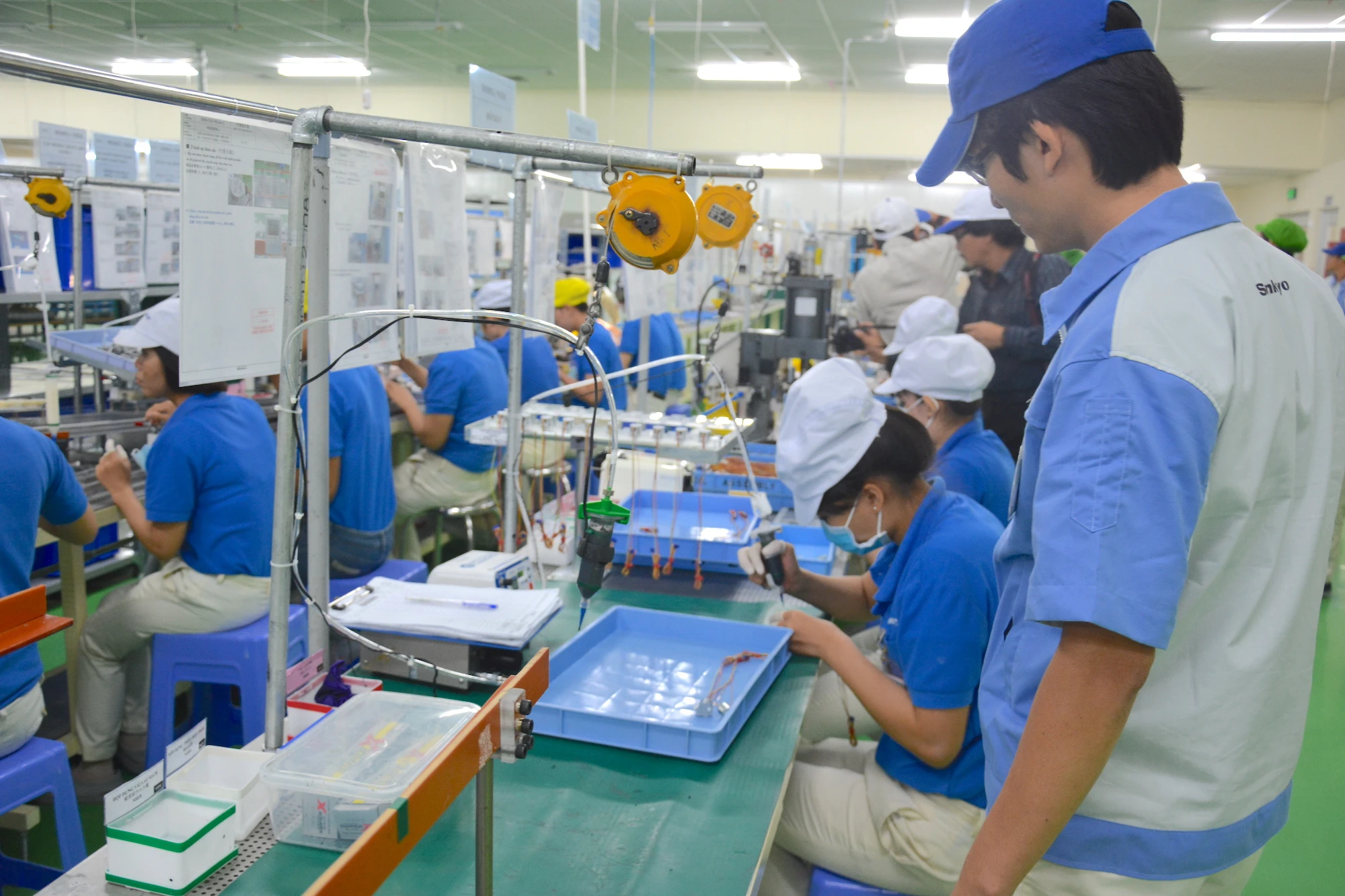 TP.HCM-cong-nhan-cnc2.JPG