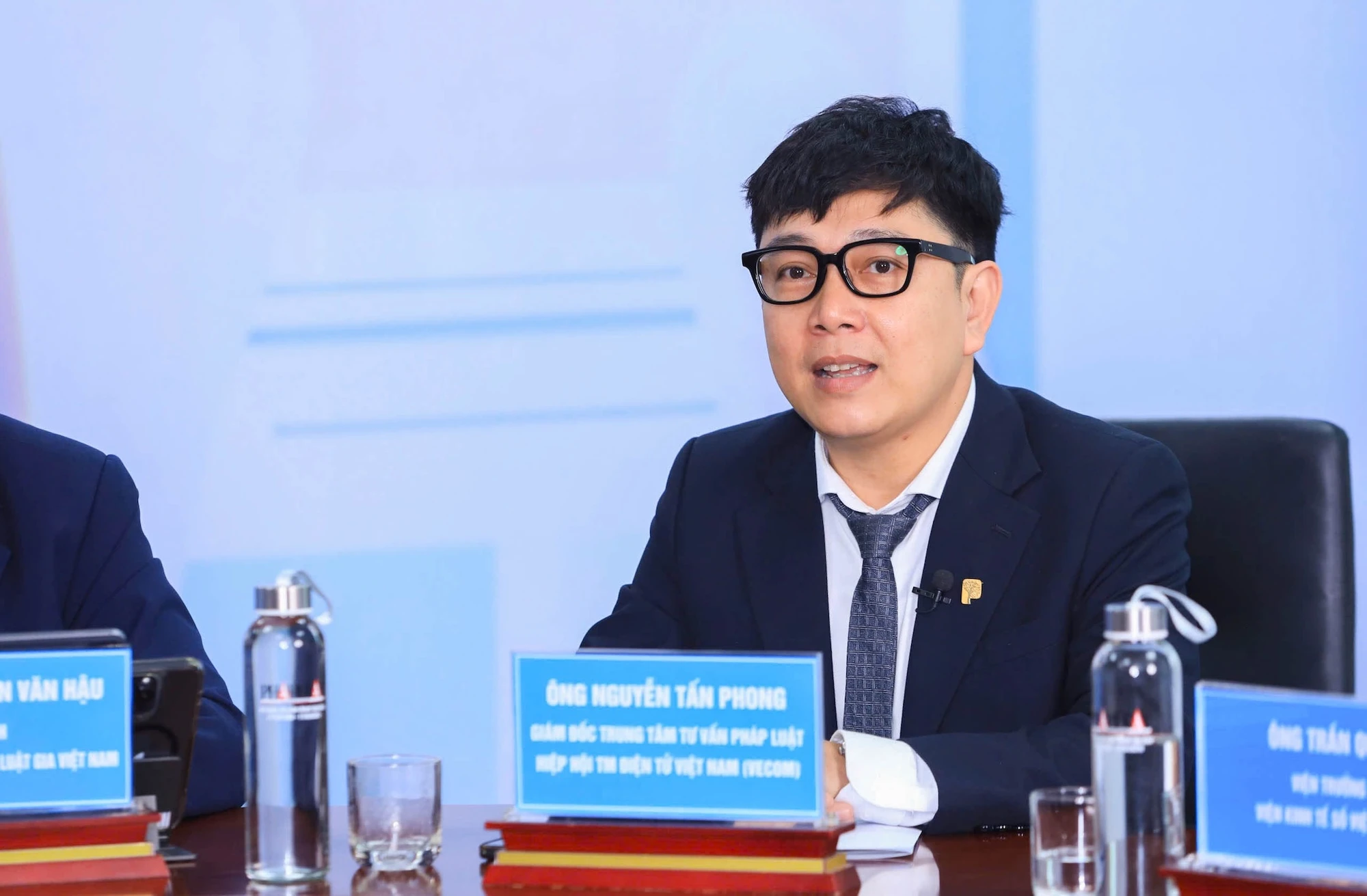 Ong-nguyen-tan-phong-1.jpg