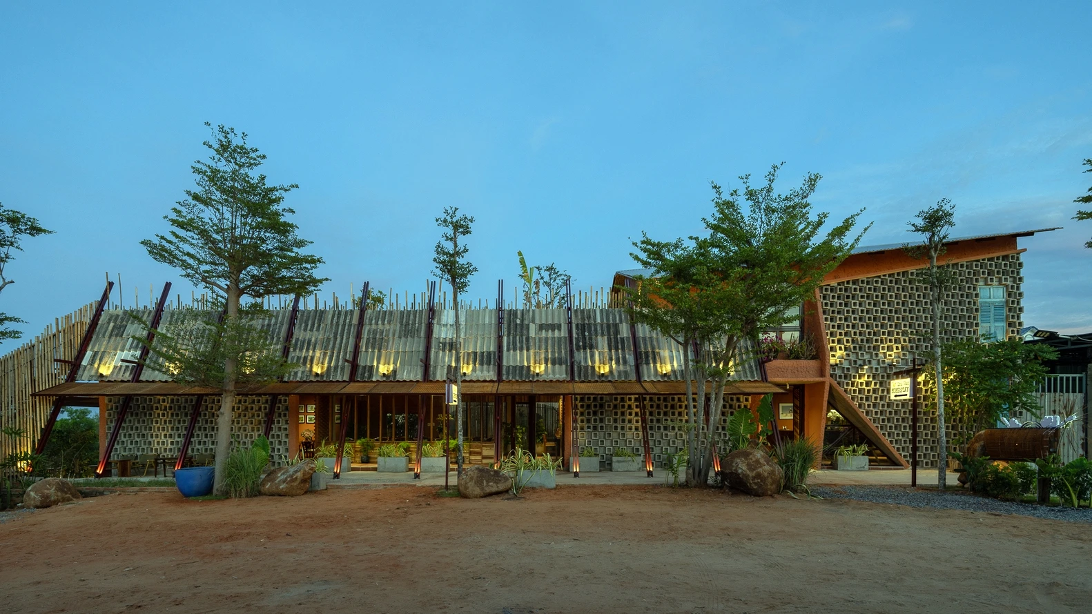 chuon-chuon-cafe (7).jpg