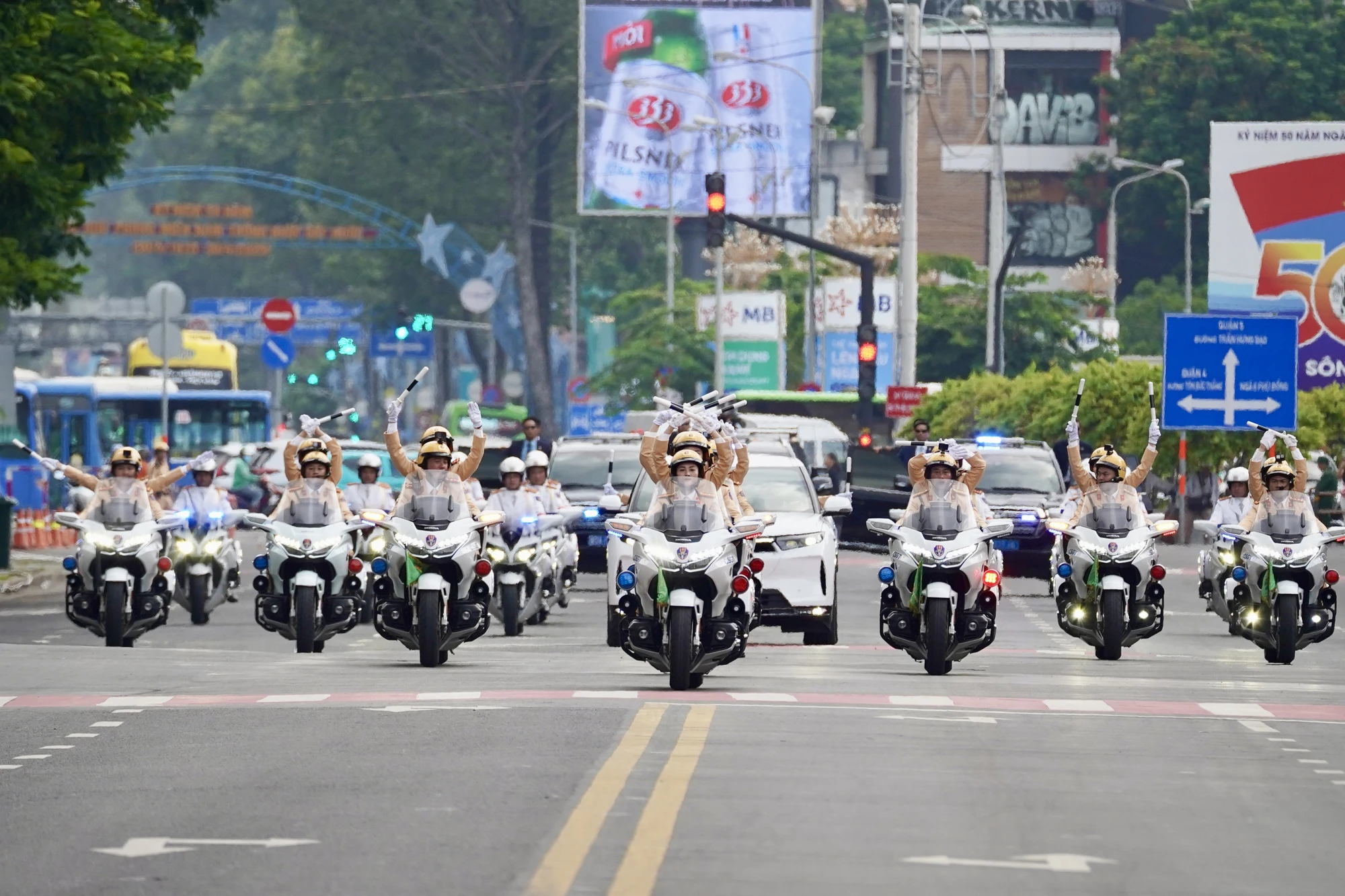 to-quoc-va-nhan-dan-6.JPG
