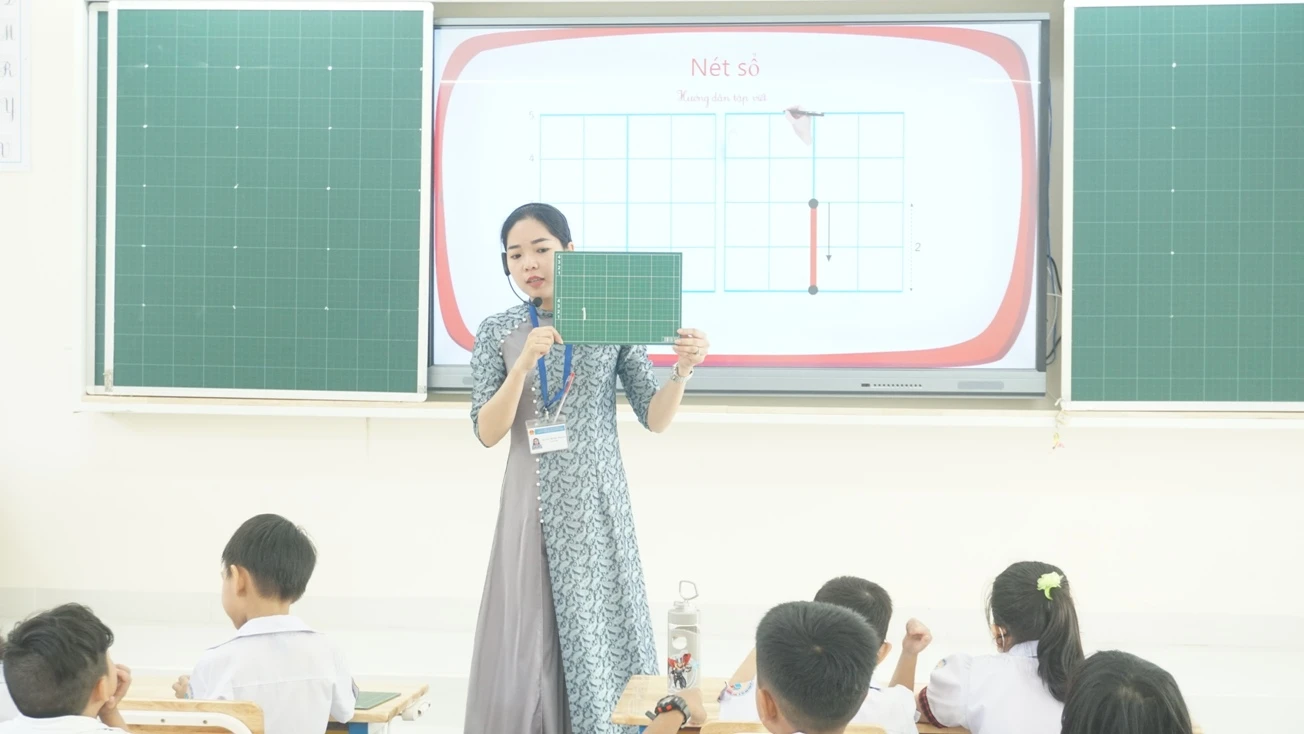 Bộ GD&ĐT đề xuất nhiều chế độ đãi ngộ dành cho giáo viên. Ảnh: NGUYỄN QUYÊN Bộ GD&ĐT công bố 12 sự kiện, hoạt động giáo dục nổi bật năm 2022