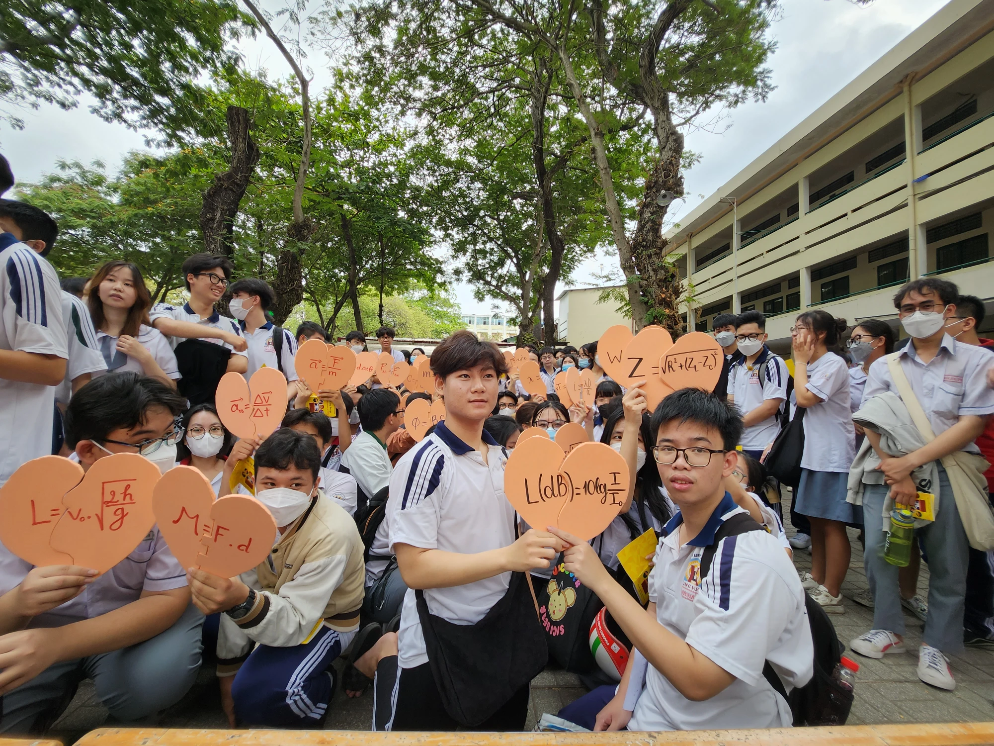 Trò chơi tìm mảnh ghép tình yêu Trò chơi tìm mảnh ghép tình yêu