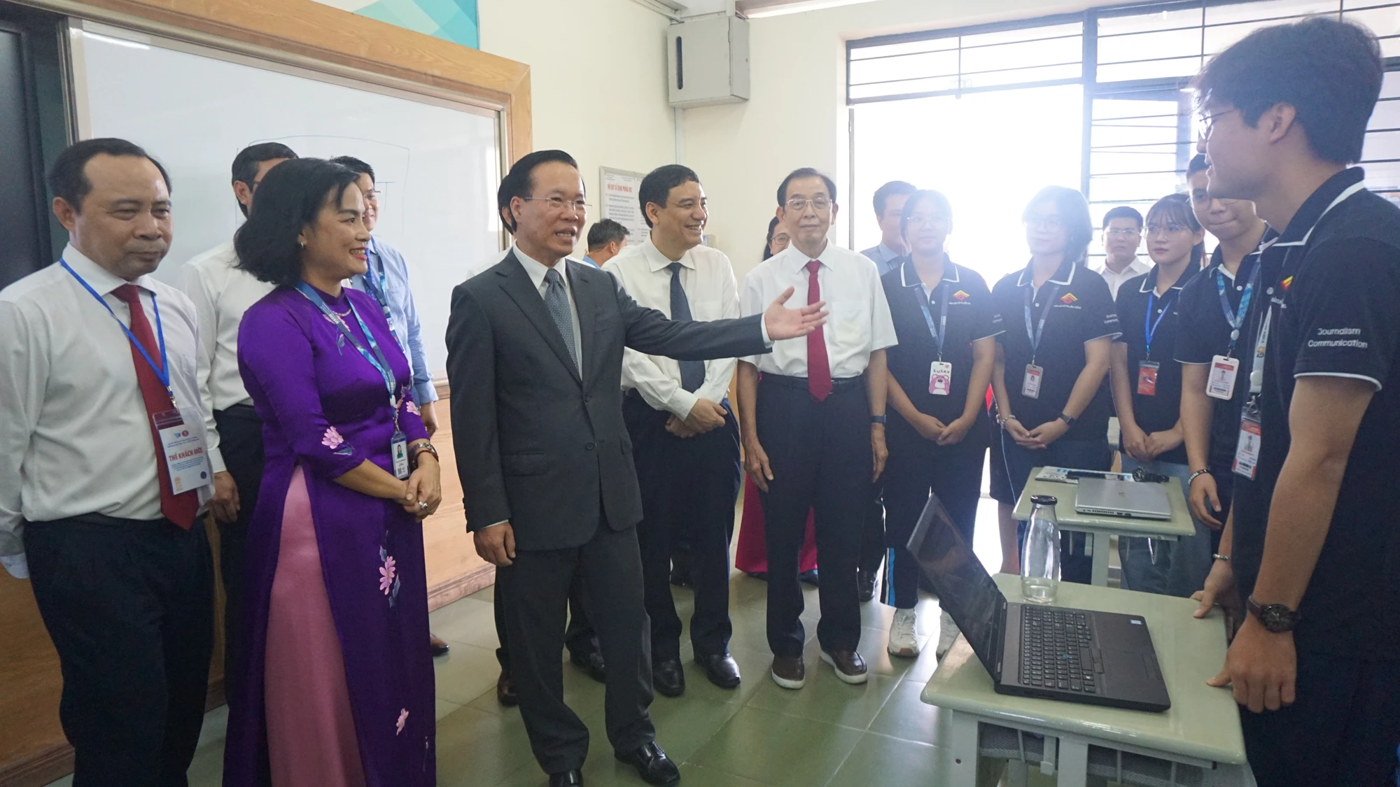 chu-tich-nuoc-vo-van-thuong-5-6497-3805.jpg