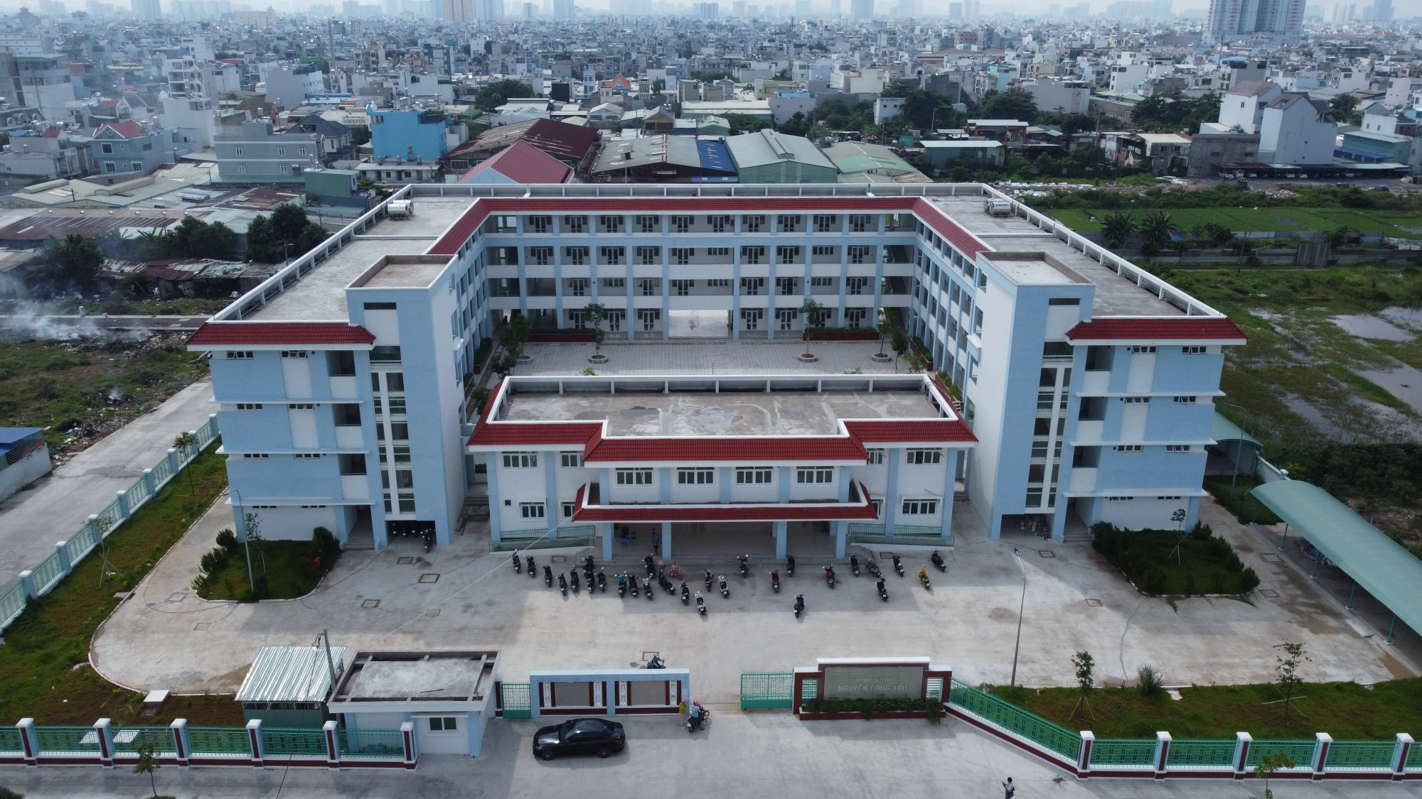 ngôi trường mới