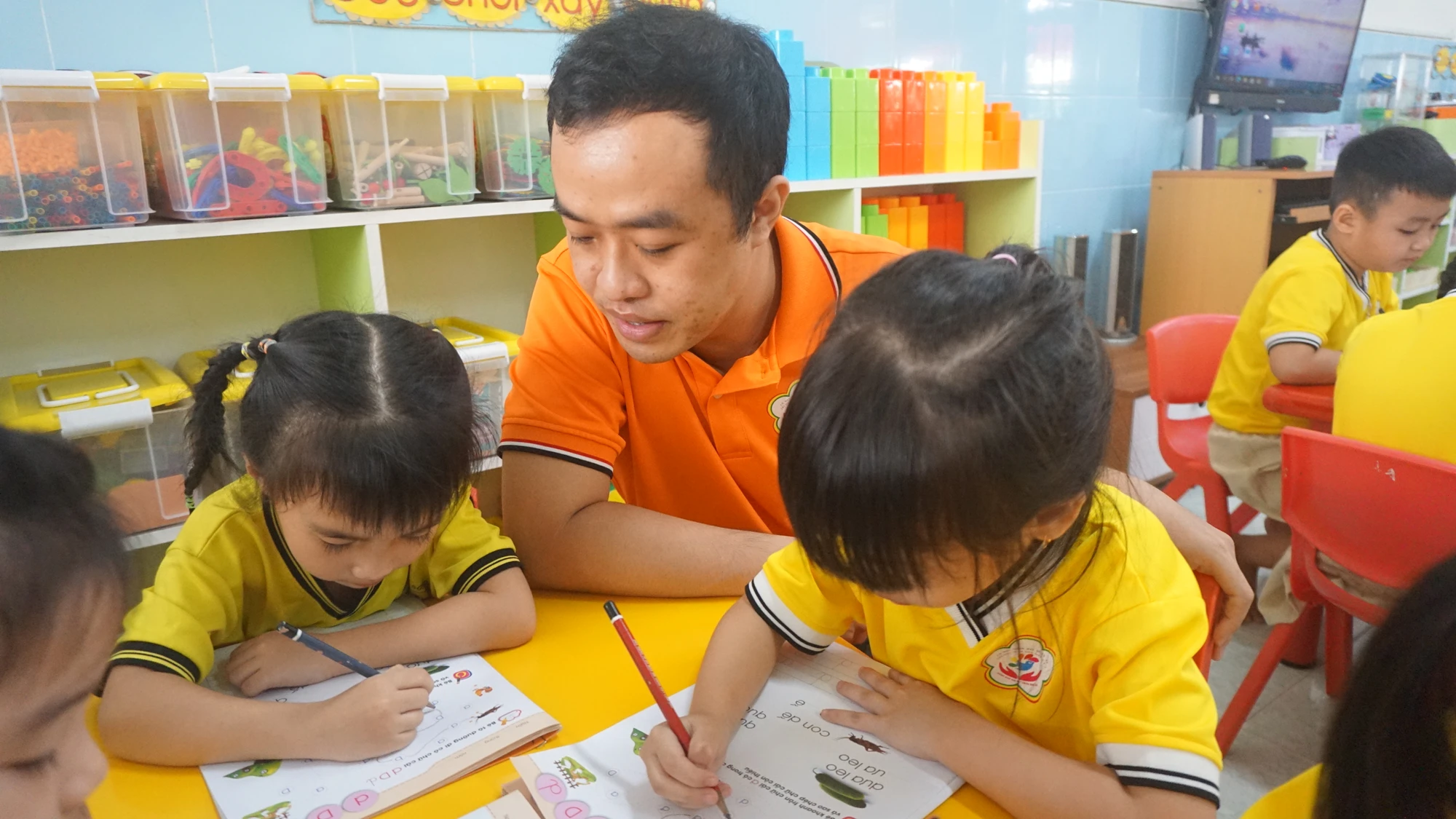 mot-ngay-lam-giao-vien-mam-non-1.JPG