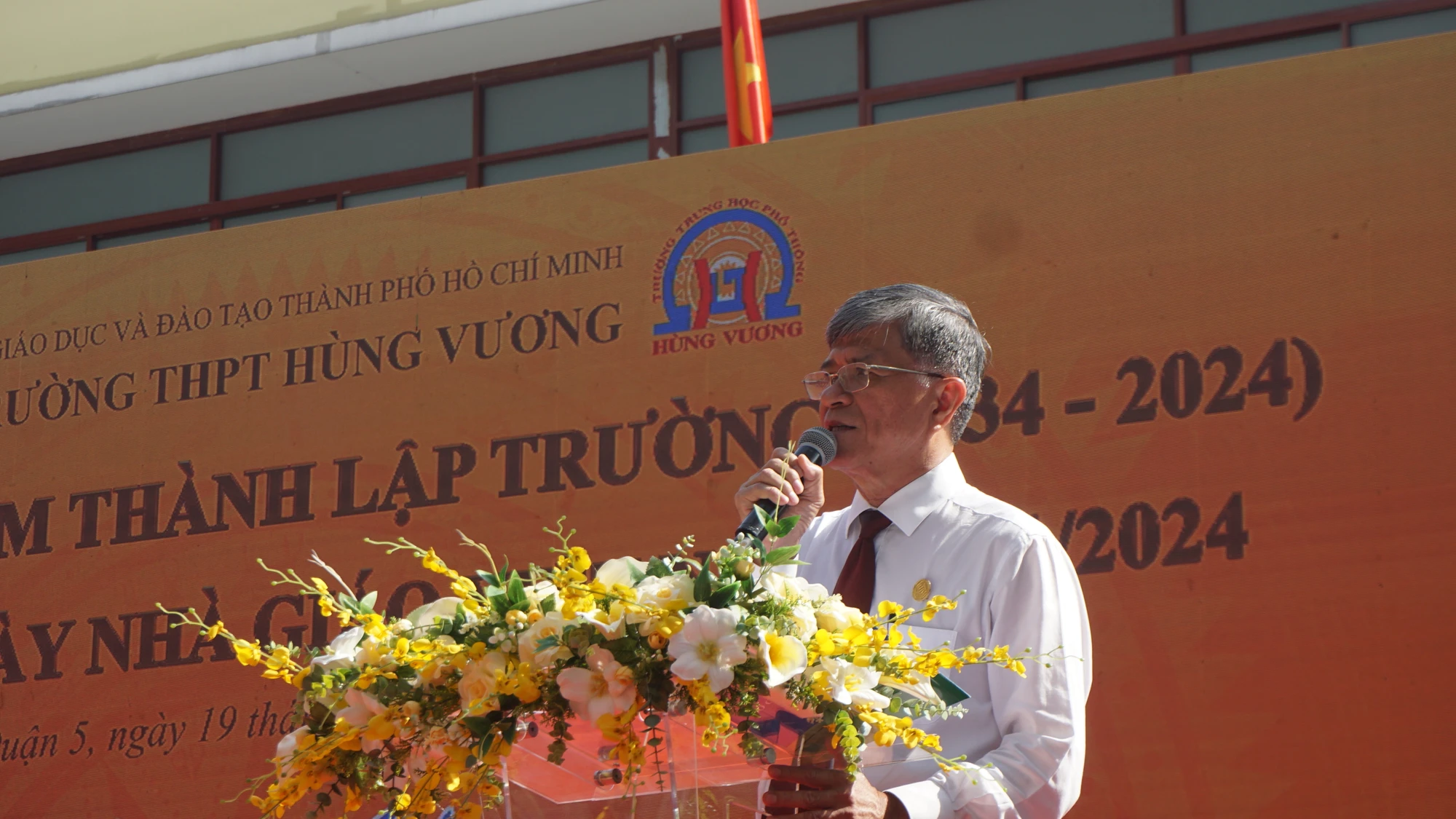 TRUONG-THPT-HUNG-VUONG-14.JPG