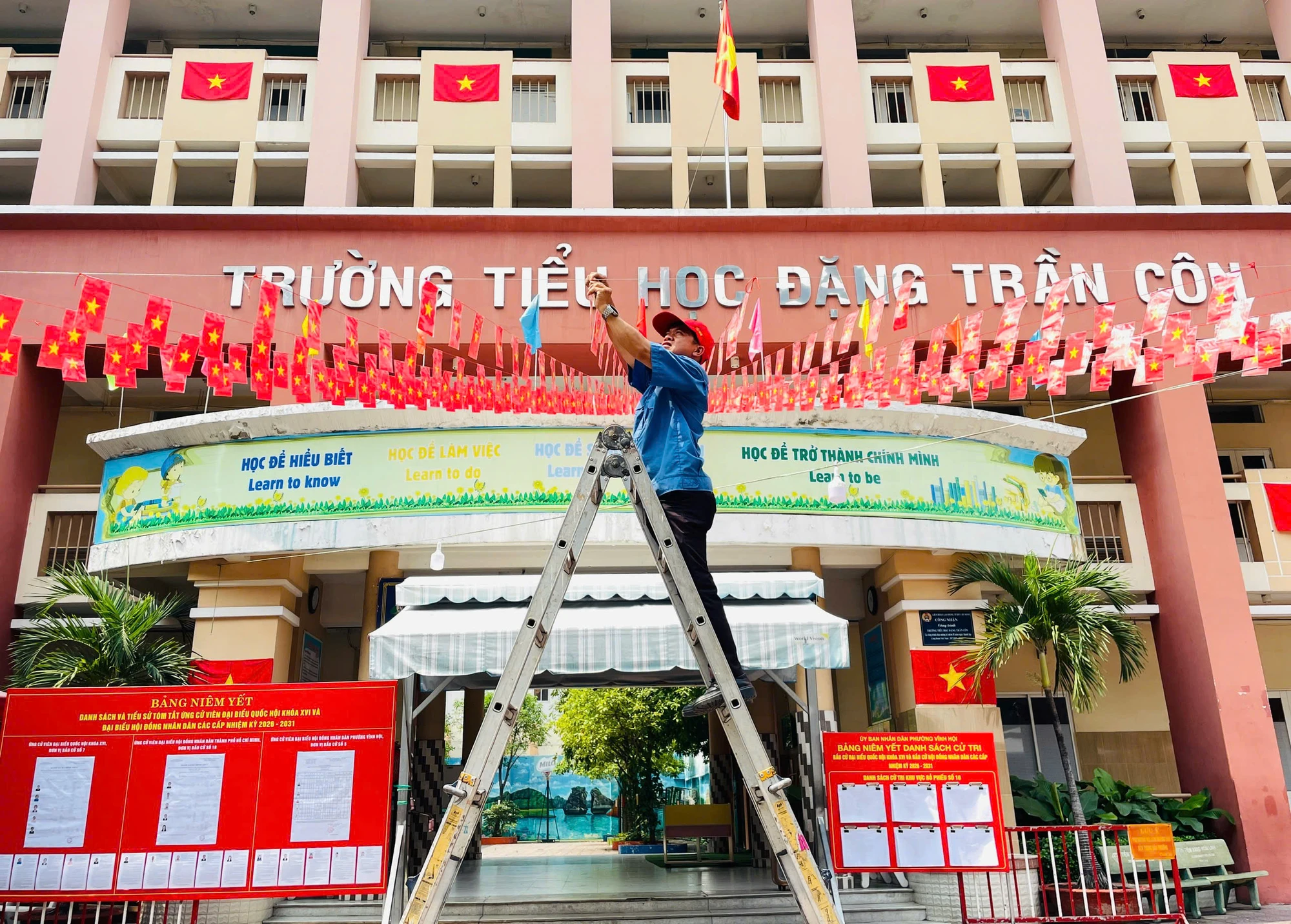 Nhiều trường học TP.HCM tích cực hỗ trợ cho ngày hội non sông
