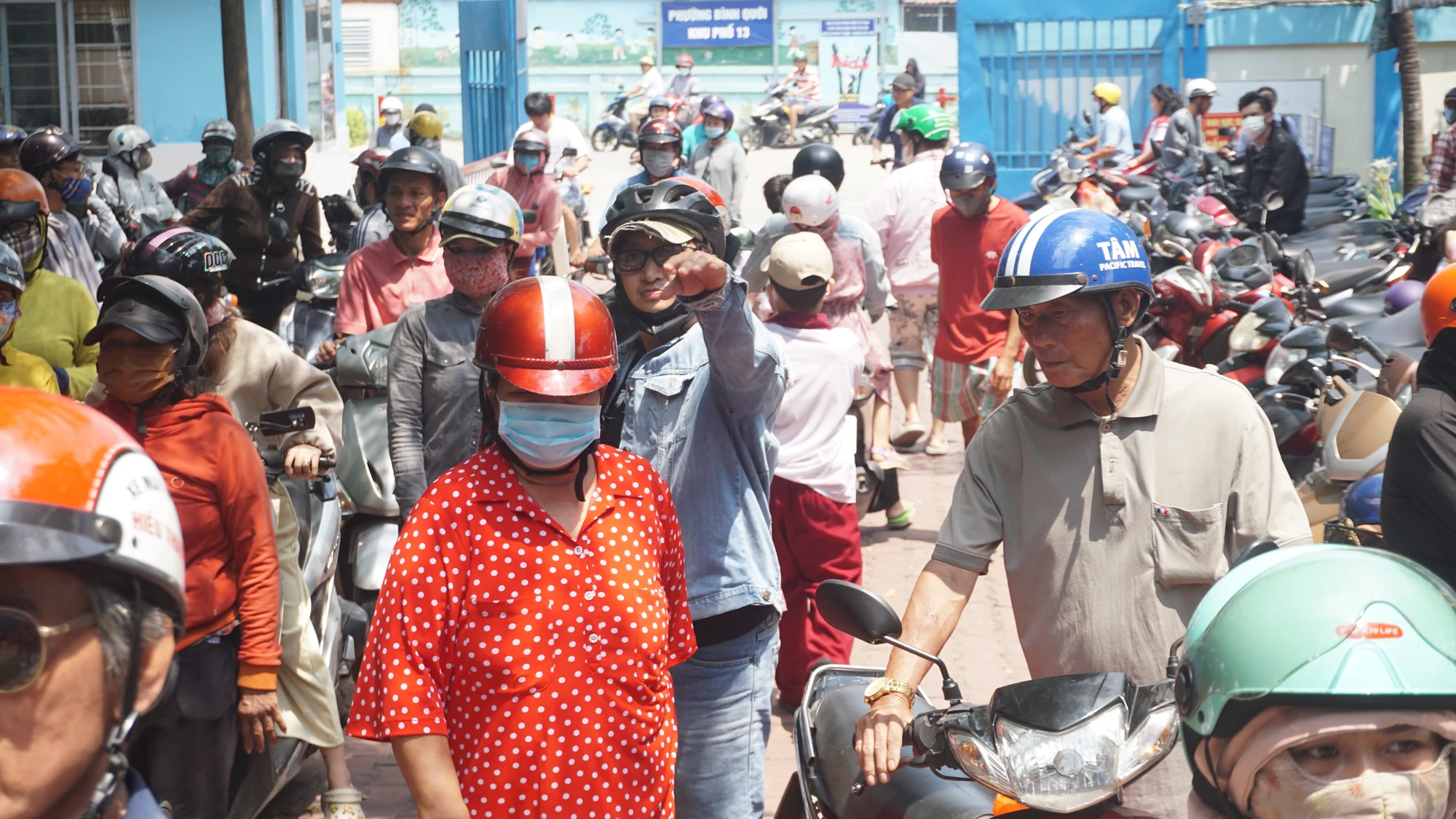 bữa ăn bán trú