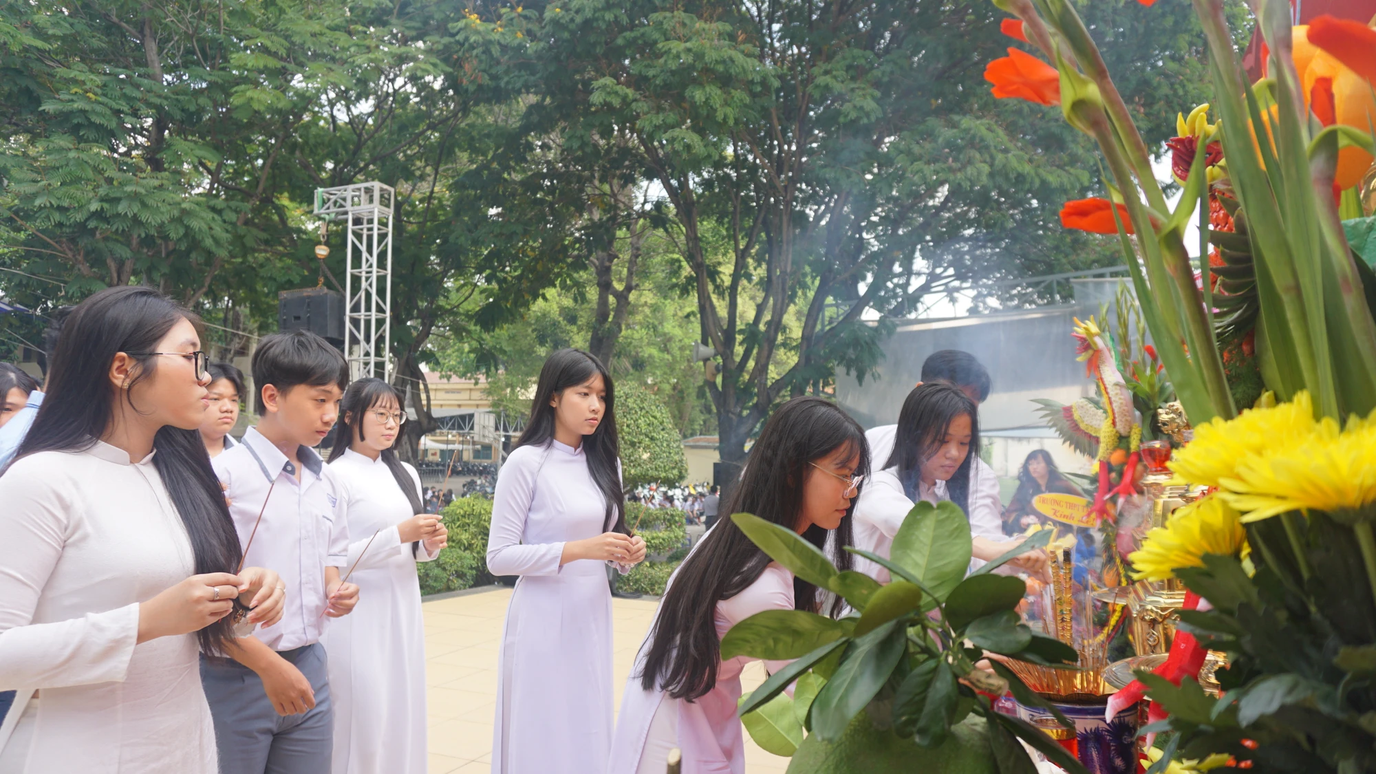 Trường học tại TP.HCM trang trọng tổ chức lễ Giỗ Tổ Hùng Vương