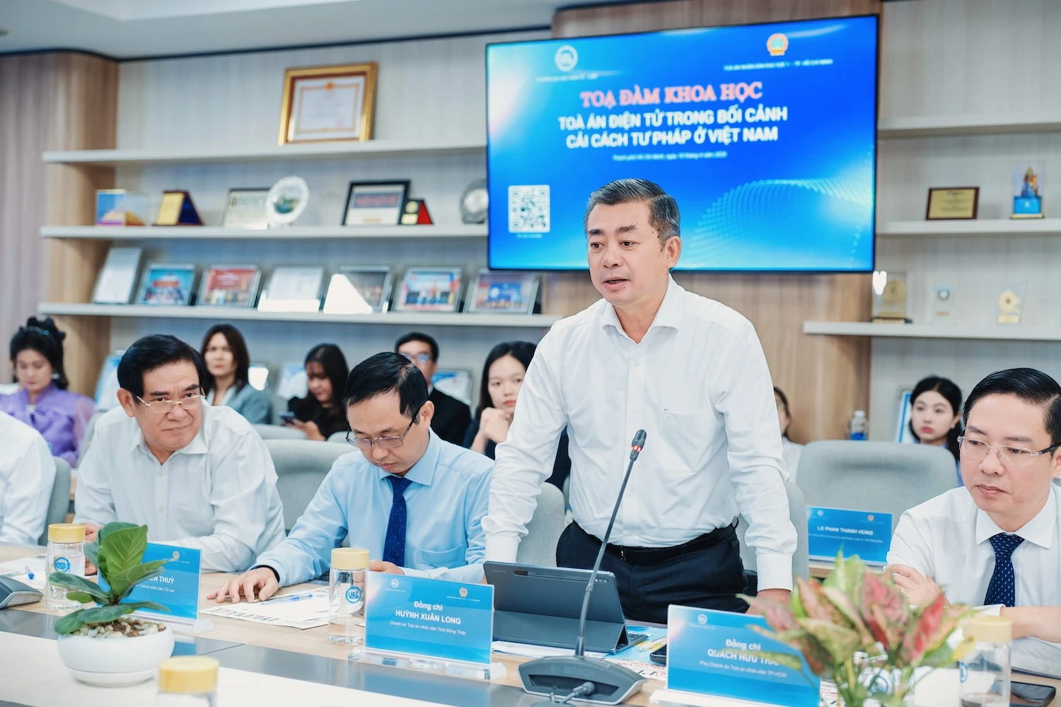 ong-huynh-xuan-long_toa-an-dien-tu.jpg