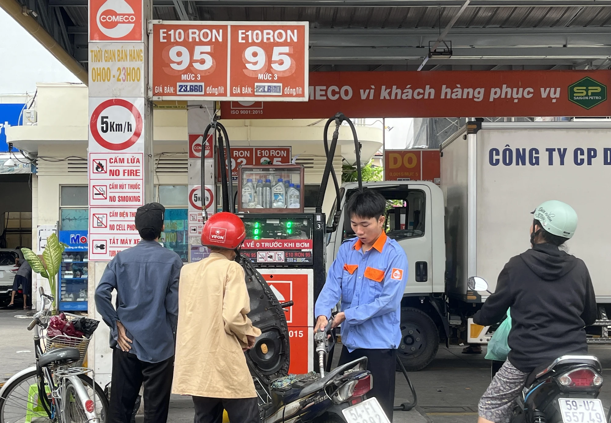 xăng E 10.jpg