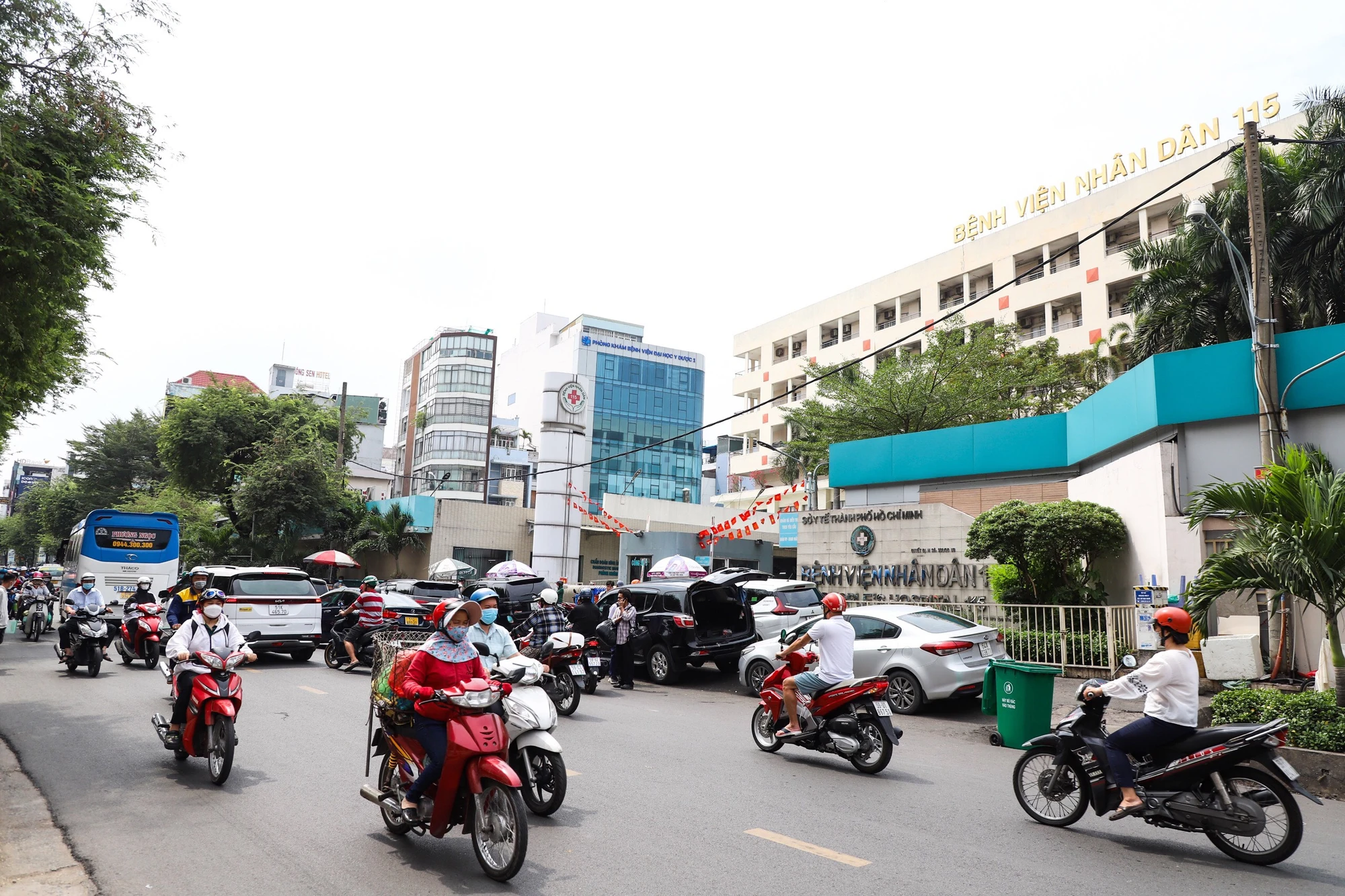 Việc thiết kế đường hầm này đã giúp khắc phục được tình trạng ùn tắc giao thông hoặc nguy hiểm khi qua đường Sư Vạn Hạnh cho cả nhân viên y tế và người bệnh. Việc thiết kế đường hầm này đã giúp khắc phục được tình trạng ùn tắc giao thông hoặc nguy hiểm khi qua đường Sư Vạn Hạnh cho cả nhân viên y tế và người bệnh.