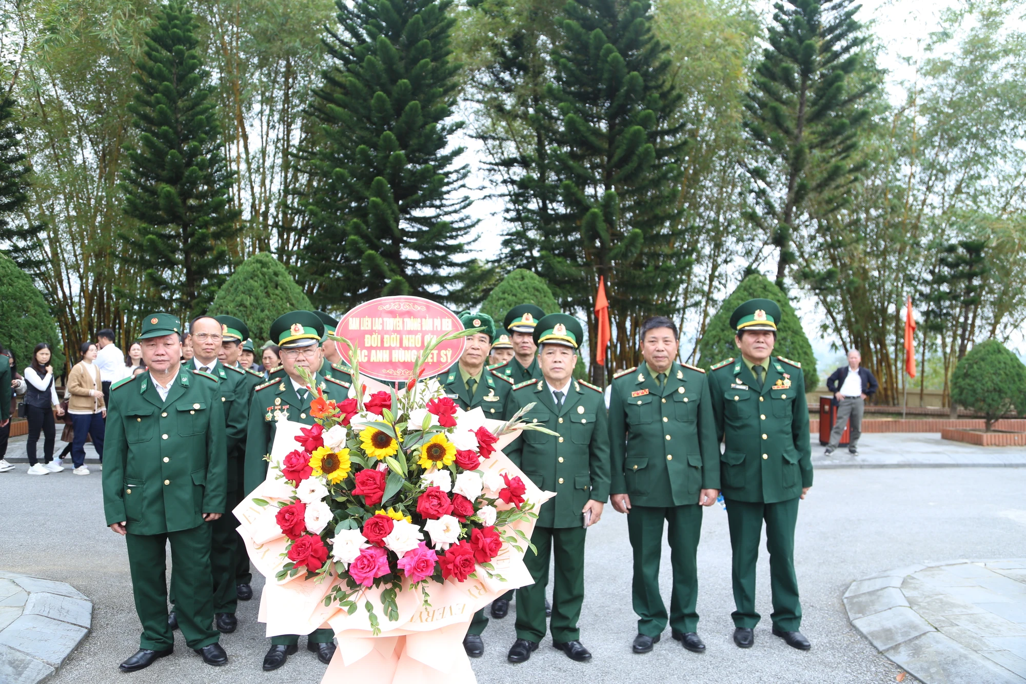 Po-Hen-ky-uc-con-mai-2.JPG