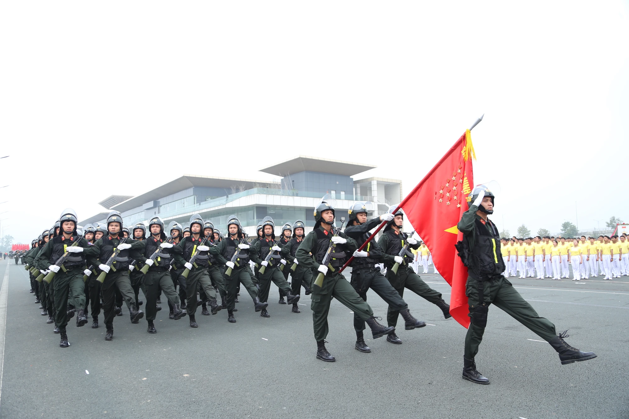 CSCD-tong-duyet-le-ky-niem-50-nam-ngay-thanh-lap-9.JPG