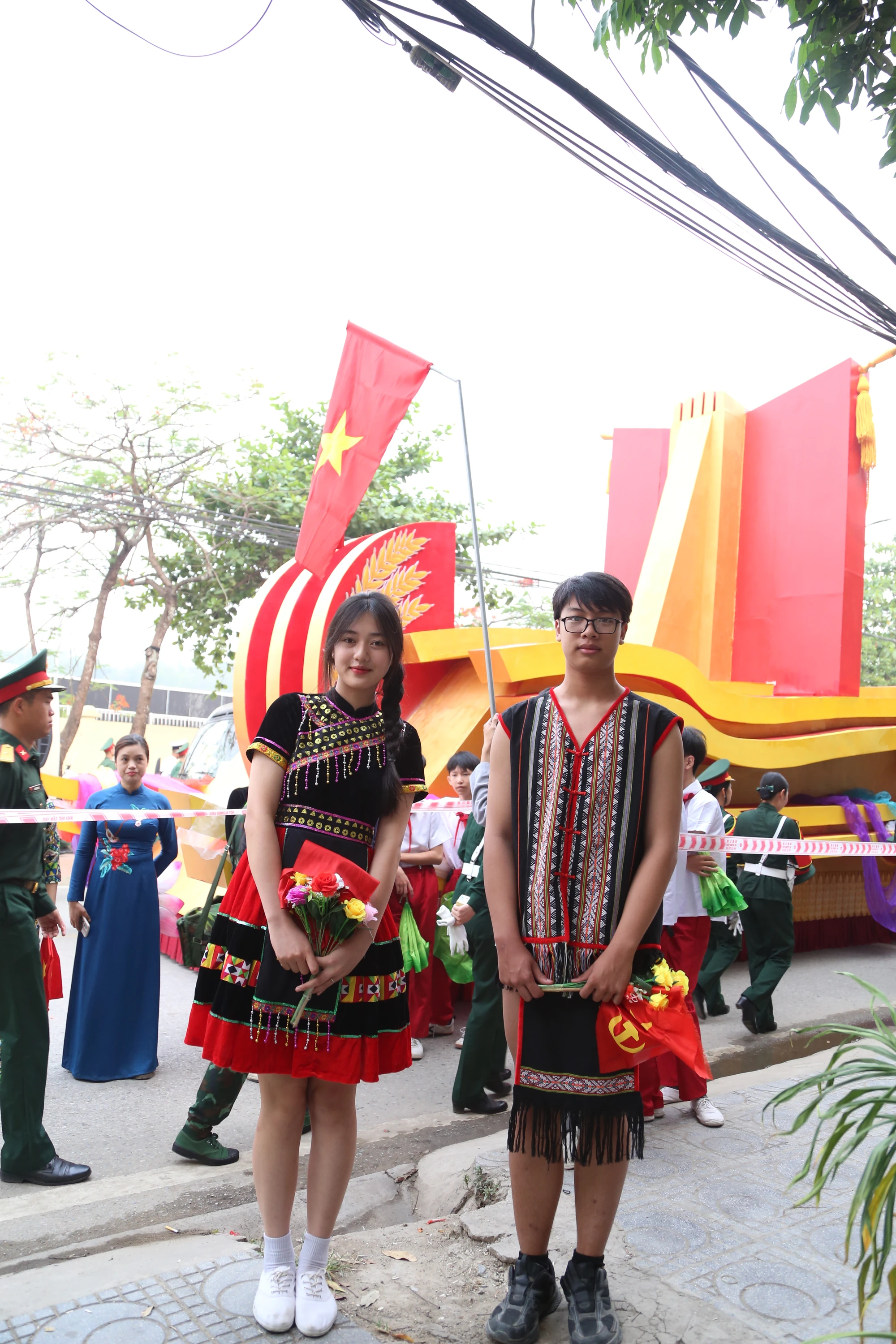 Khoi-ruoc-Quoc-huy-le-ky-niem-70-nam-chien-thang-Dien-Bien-Phu-6.JPG