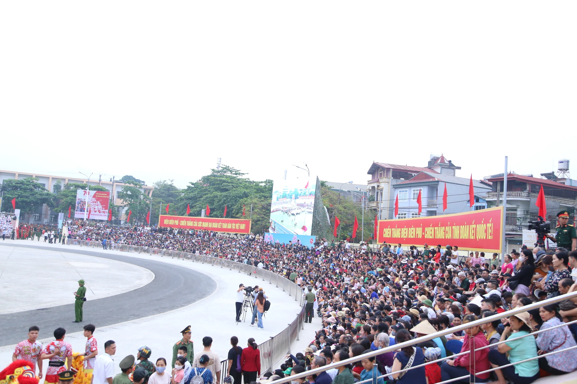 So-duyet-dieu-binh-dieu-hanh-chien-thang-Dien-Bien-Phu-22.JPG