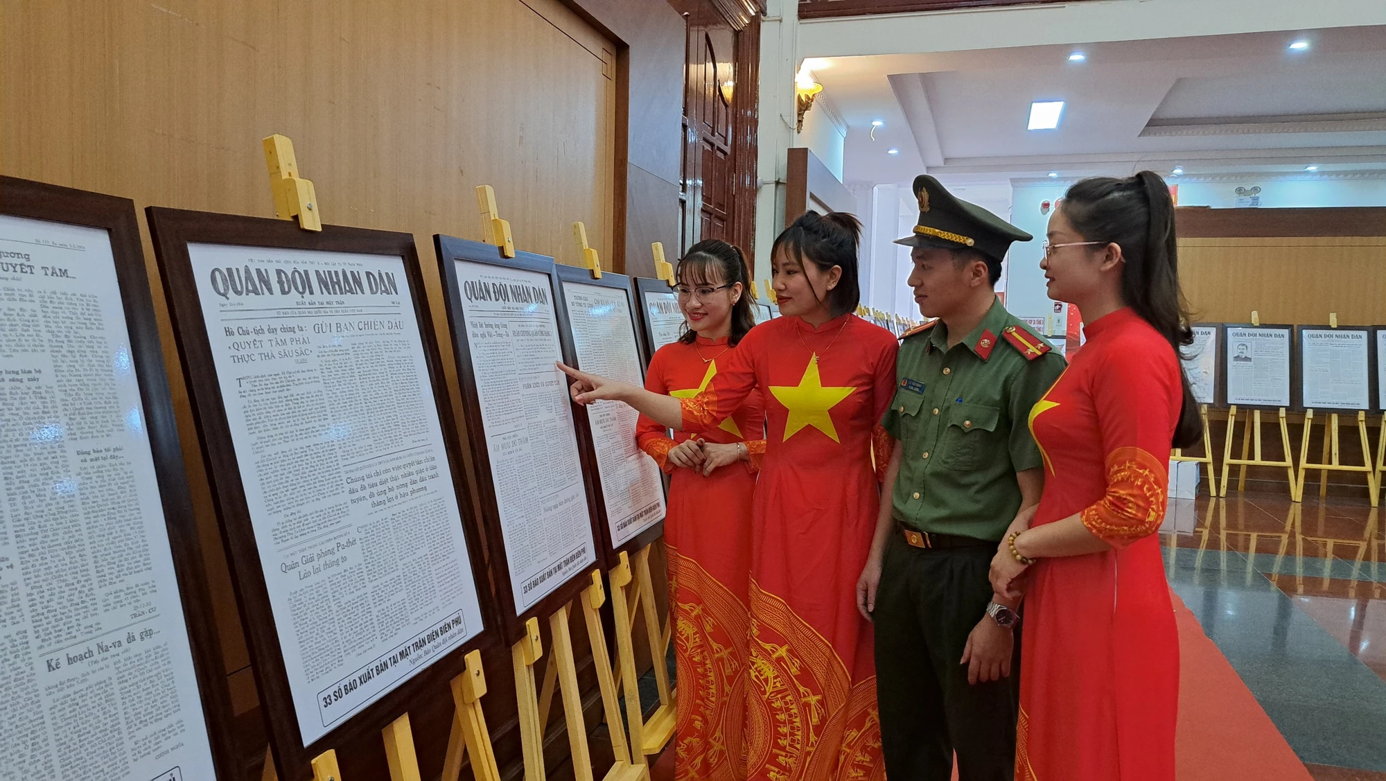 Khai-truong-Trung-tam-Bao-chi-5.jpg