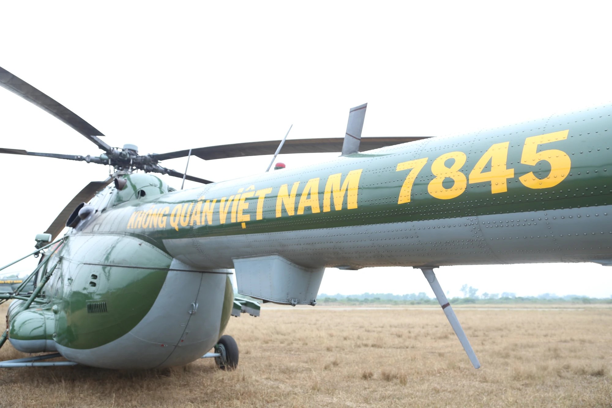 Xem-Su-gia-bau-troi-luyen-bay-chao-mung-trien-lam-quoc-phong-quoc-te-Viet-Nam-2024-6.JPG