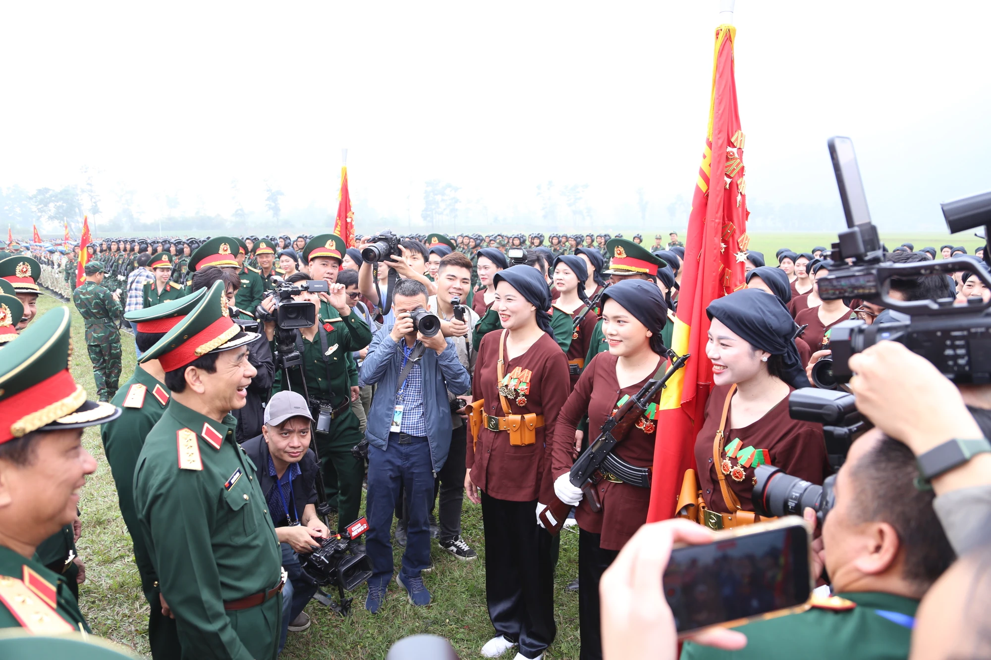Bo-truong-quoc-phong-kiem-tra-hop-luyuen-dieu-binh-dieu-hanh-25.JPG