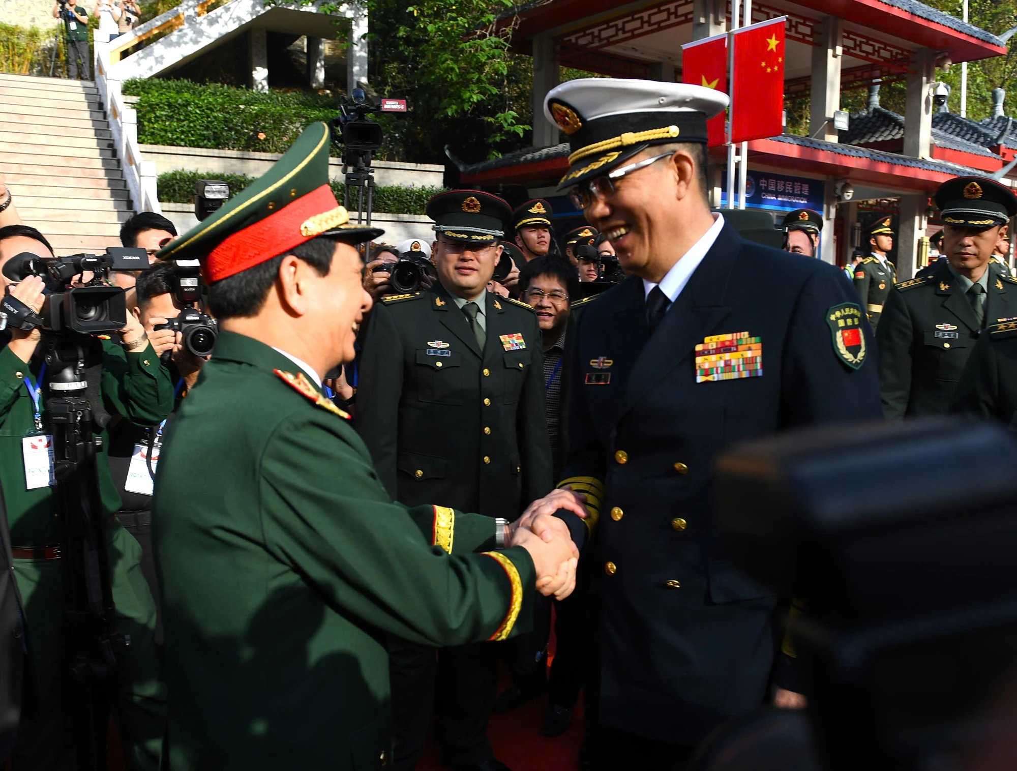 Bat-dau-cac-hoat-dong-giao-luu-huu-nghi-quóc-phong-Viet-Nam-Trung-Quoc-12.jpg