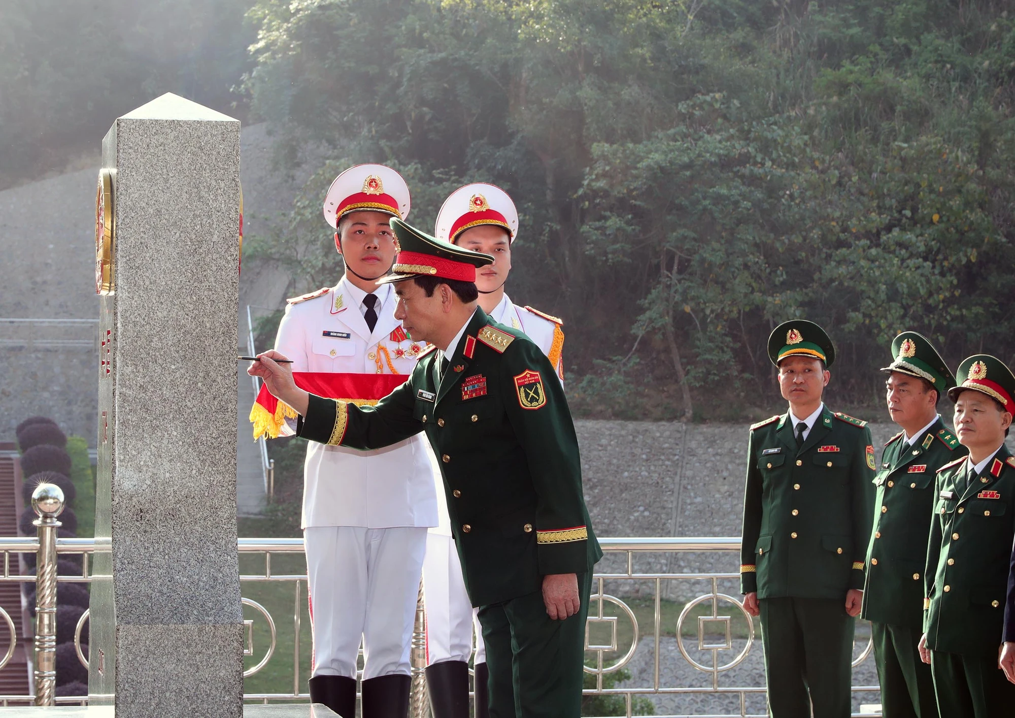Bat-dau-cac-hoat-dong-giao-luu-huu-nghi-quóc-phong-Viet-Nam-Trung-Quoc-6.jpg