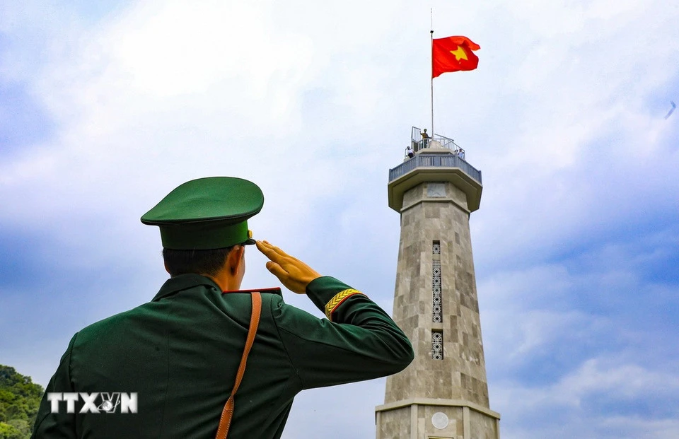 Cot-co-A-pa-chai-gan-ket-bien-cuong-lan-toa-niem-tu-hao-dan-toc-11.jpg