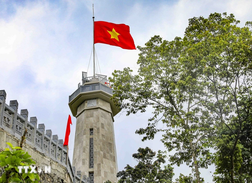 Cot-co-A-pa-chai-gan-ket-bien-cuong-lan-toa-niem-tu-hao-dan-toc-6.jpg