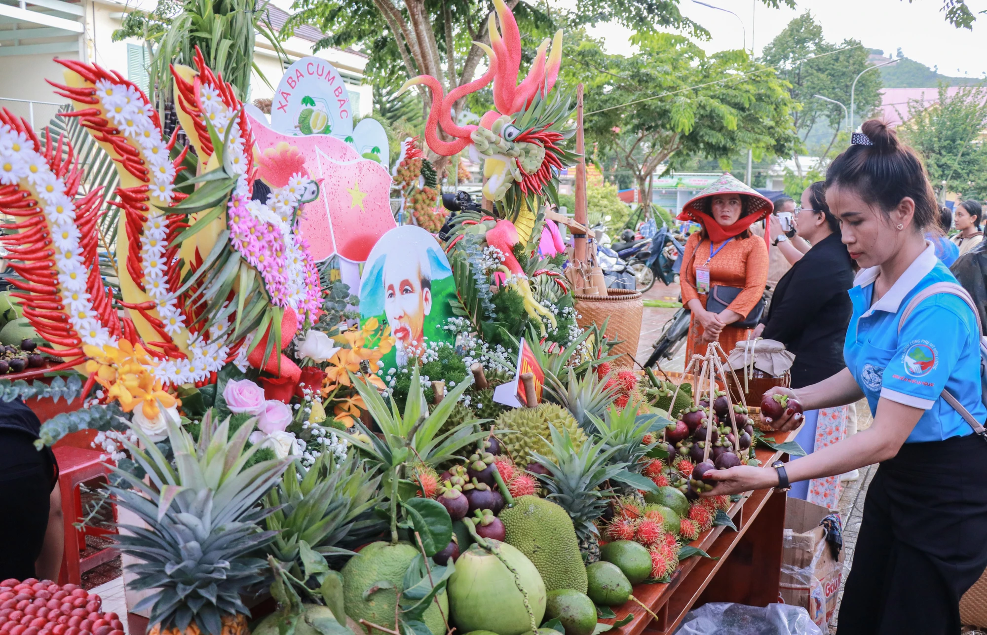 trai-cay-khanh-son.jpg