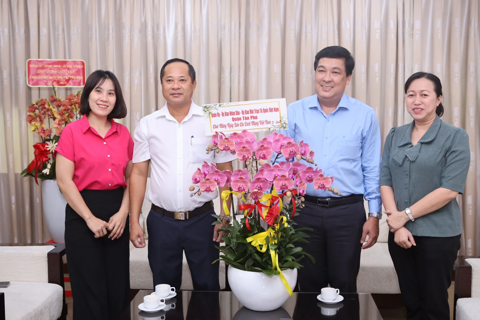 bao-phap-luat-tp.hcm-12.jpg
