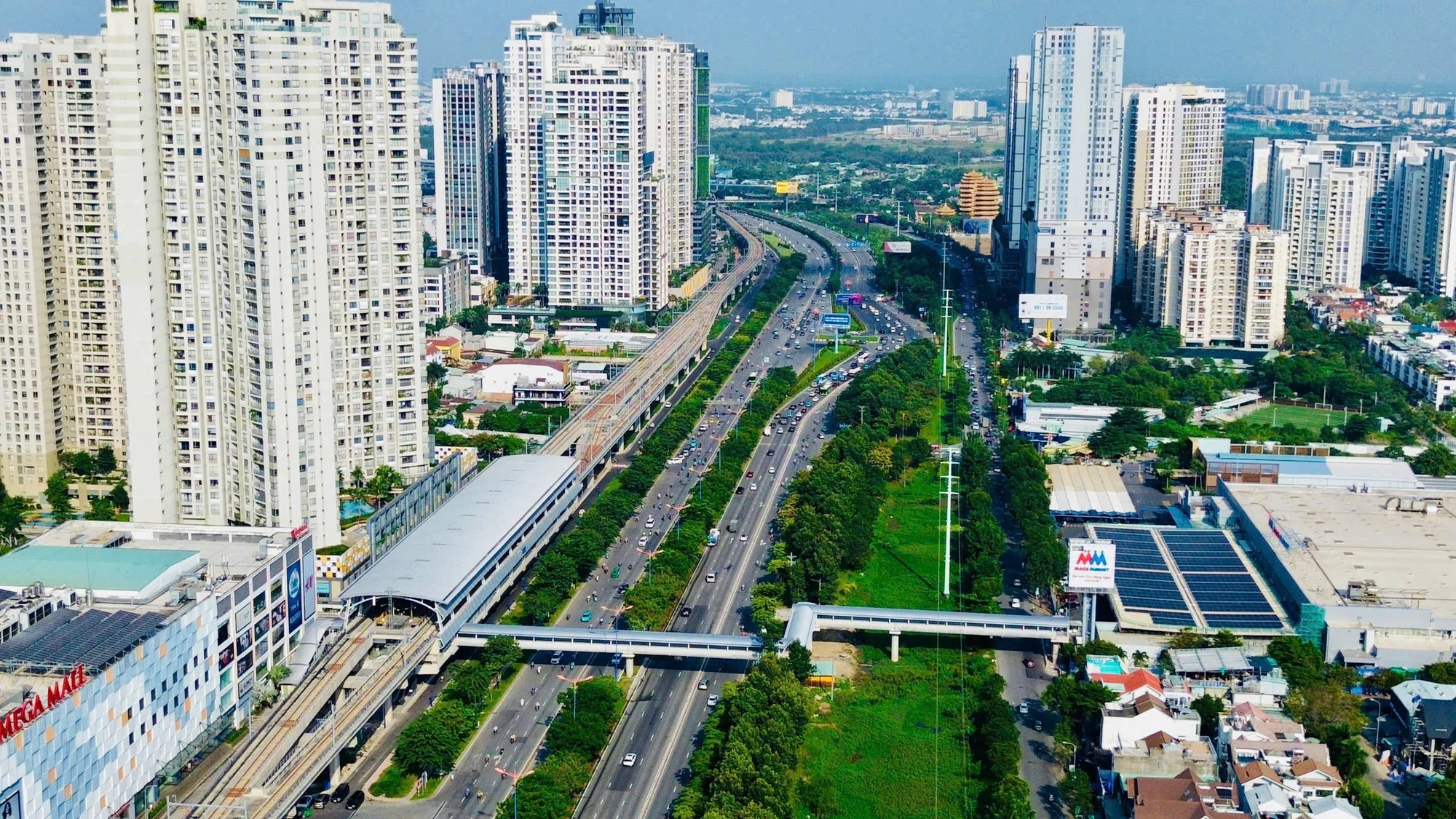 Các chuyên gia đều cho rằng đây là thời điểm thuận lợi để TP.HCM xây dựng hệ thống đường sắt đô thị theo định hướng phát triển giao thông công cộng.