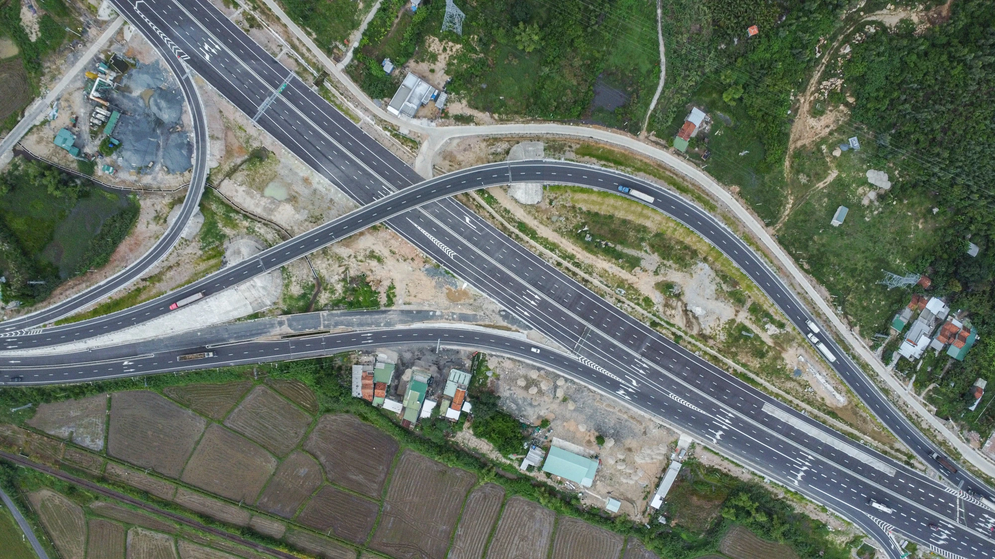 Lý do cao tốc Vân Phong - Nha Trang vẫn chưa thể thông tuyến