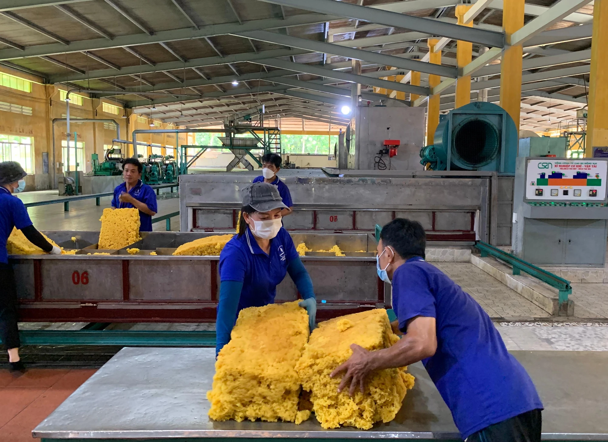 Mủ cao su cốm Việt Nam được nhiều thị trường xuất khẩu đặt hàng. Ảnh: MINH PHƯƠNG Mủ cao su cốm Việt Nam được nhiều thị trường xuất khẩu đặt hàng. Ảnh: MINH PHƯƠNG