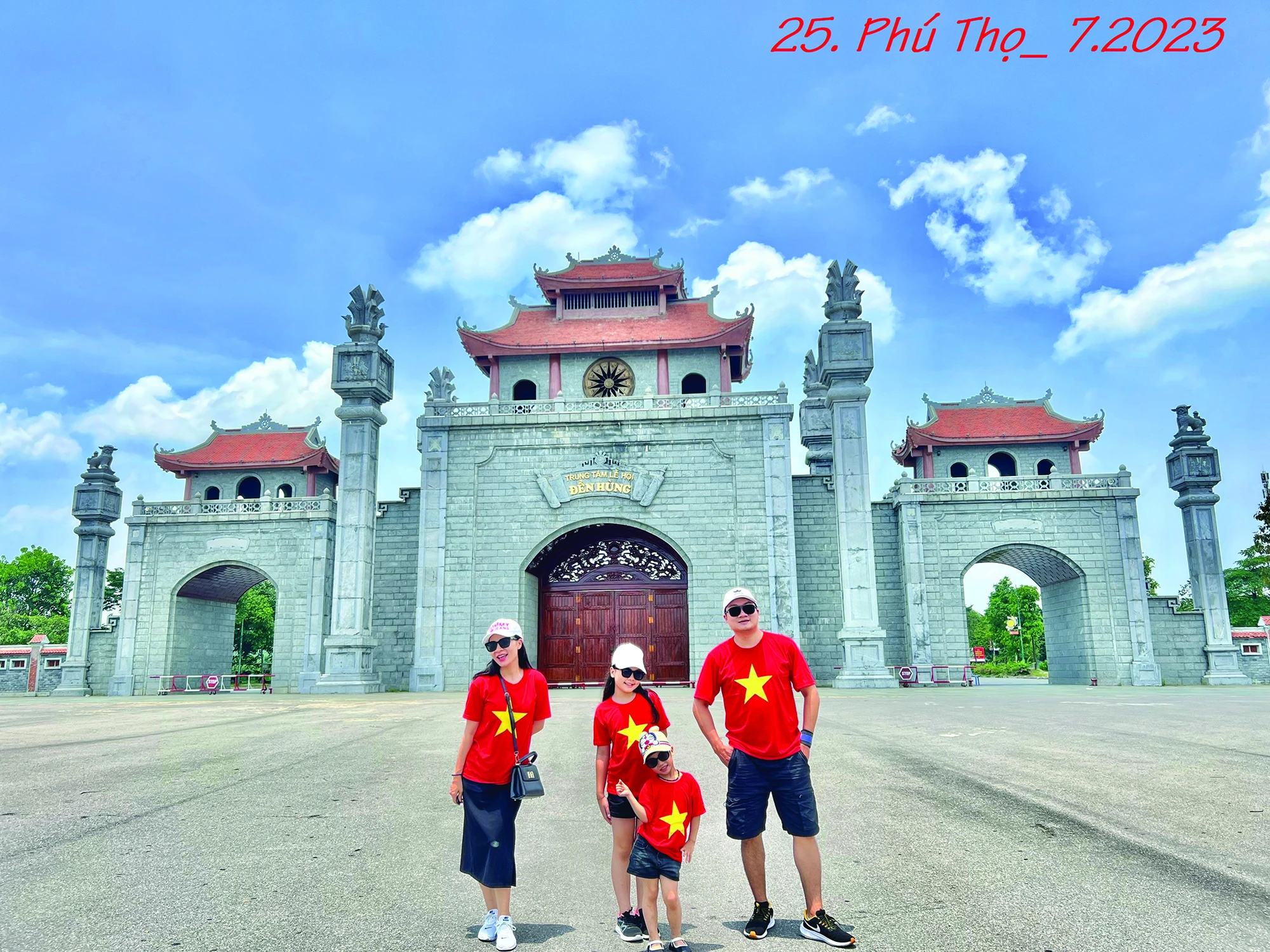 Check in 63 tỉnh, thành với áo cờ đỏ sao vàng 
