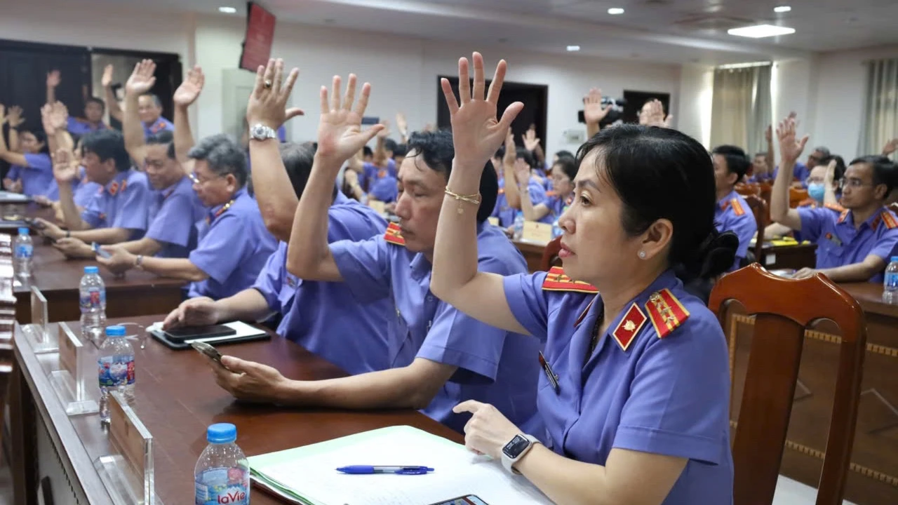 vien-truong-vksnd-tp-hcm-le-van-dong-duoc-gioi-thieu-ung-cu-dbqh.jpg