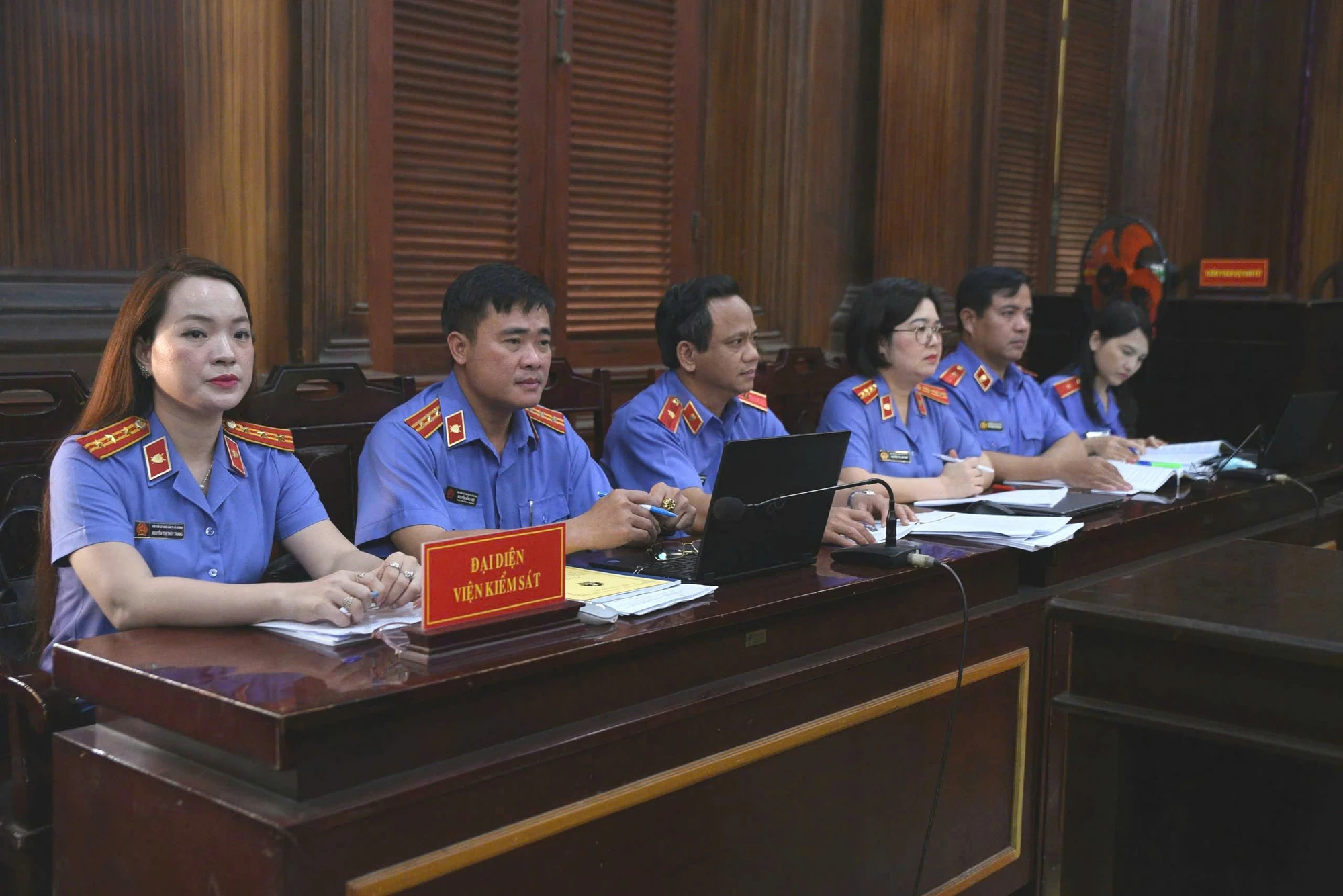 toan-canh-phien-xet-xu-vu-an-xay-ra-tai-cong-ty-kiem-nghiem-keo-kera-sua-hiup-truoc-ngay-tuyen-an-5.jpg