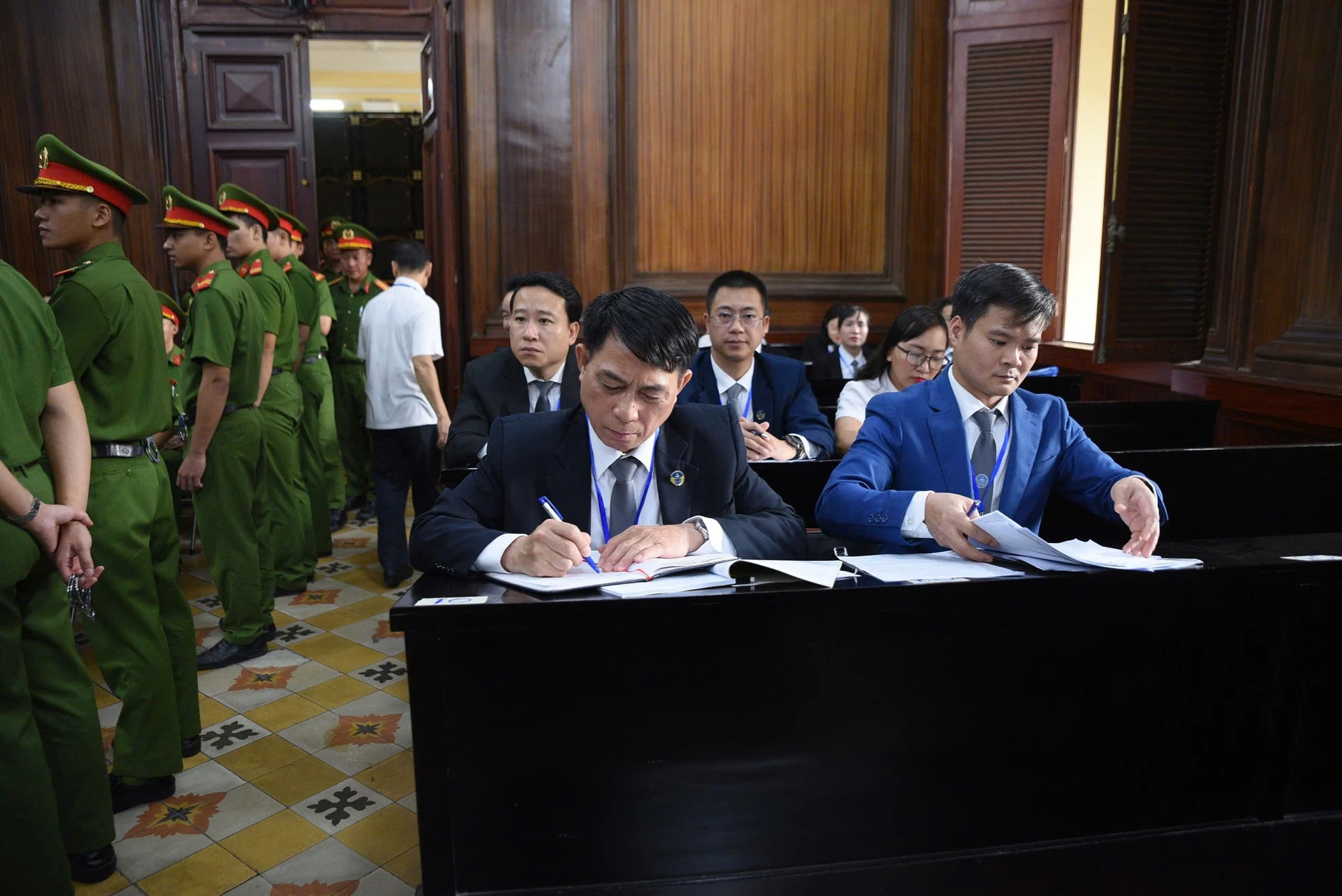 toan-canh-phien-xet-xu-vu-an-xay-ra-tai-cong-ty-kiem-nghiem-keo-kera-sua-hiup-truoc-ngay-tuyen-an-8.jpg