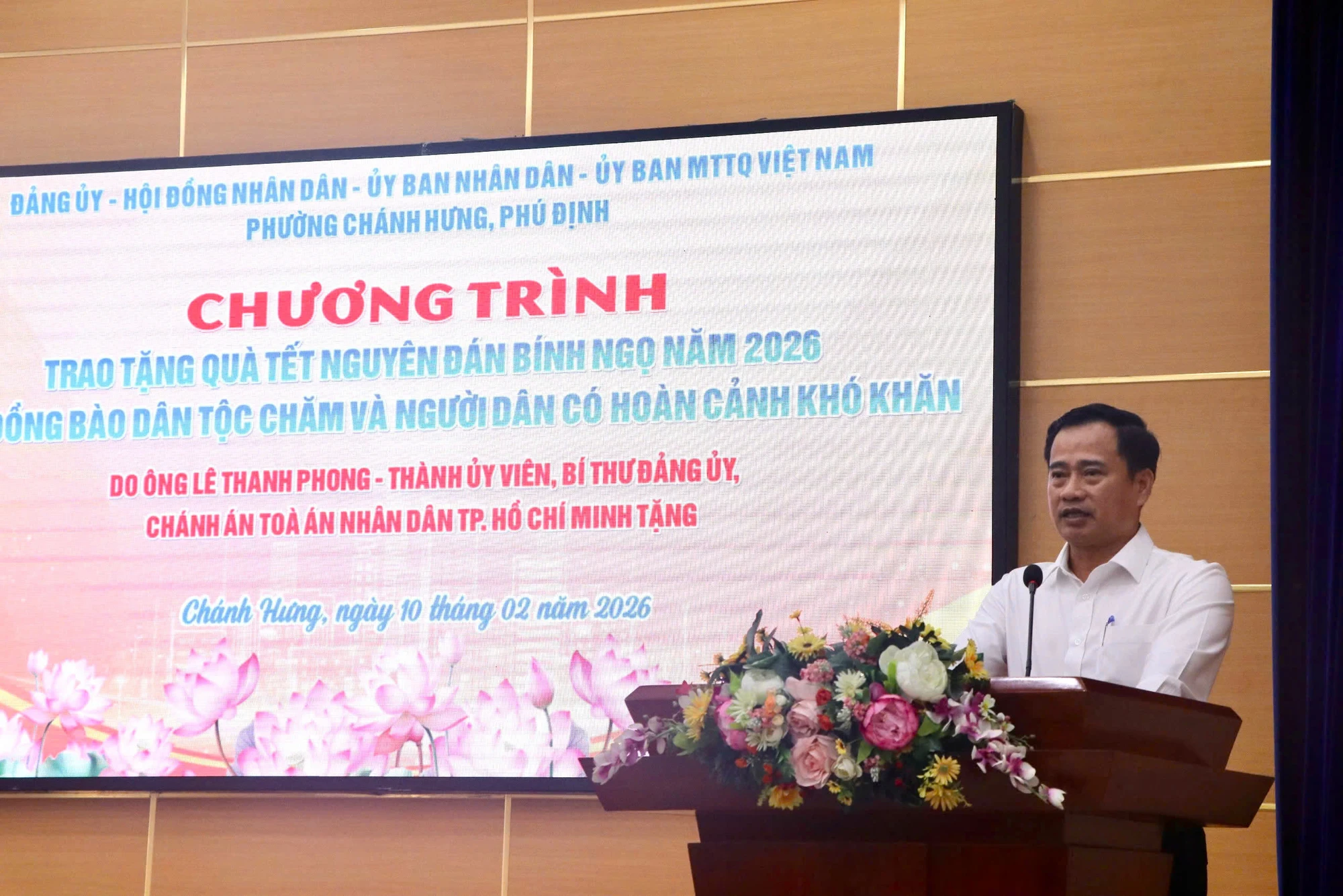 chanh-an-tand-tp-hcm-le-thanh-phong-trao-qua-tet-cho-dong-bao-dan-toc-cham-va-nguoi-dan-kho-khan-2.jpg