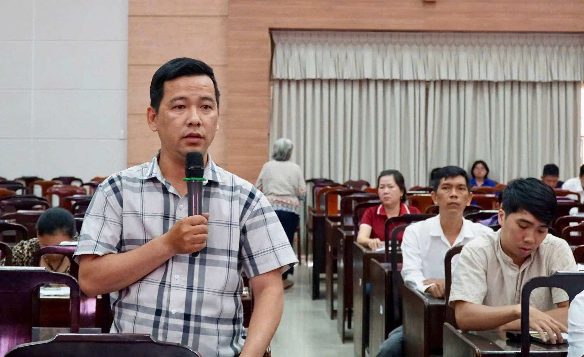 cu-tri-phuong-an-lac-mong-cac-ung-cu-vien-dbqh-luon-noi-di-doi-voi-lam-4.jpg