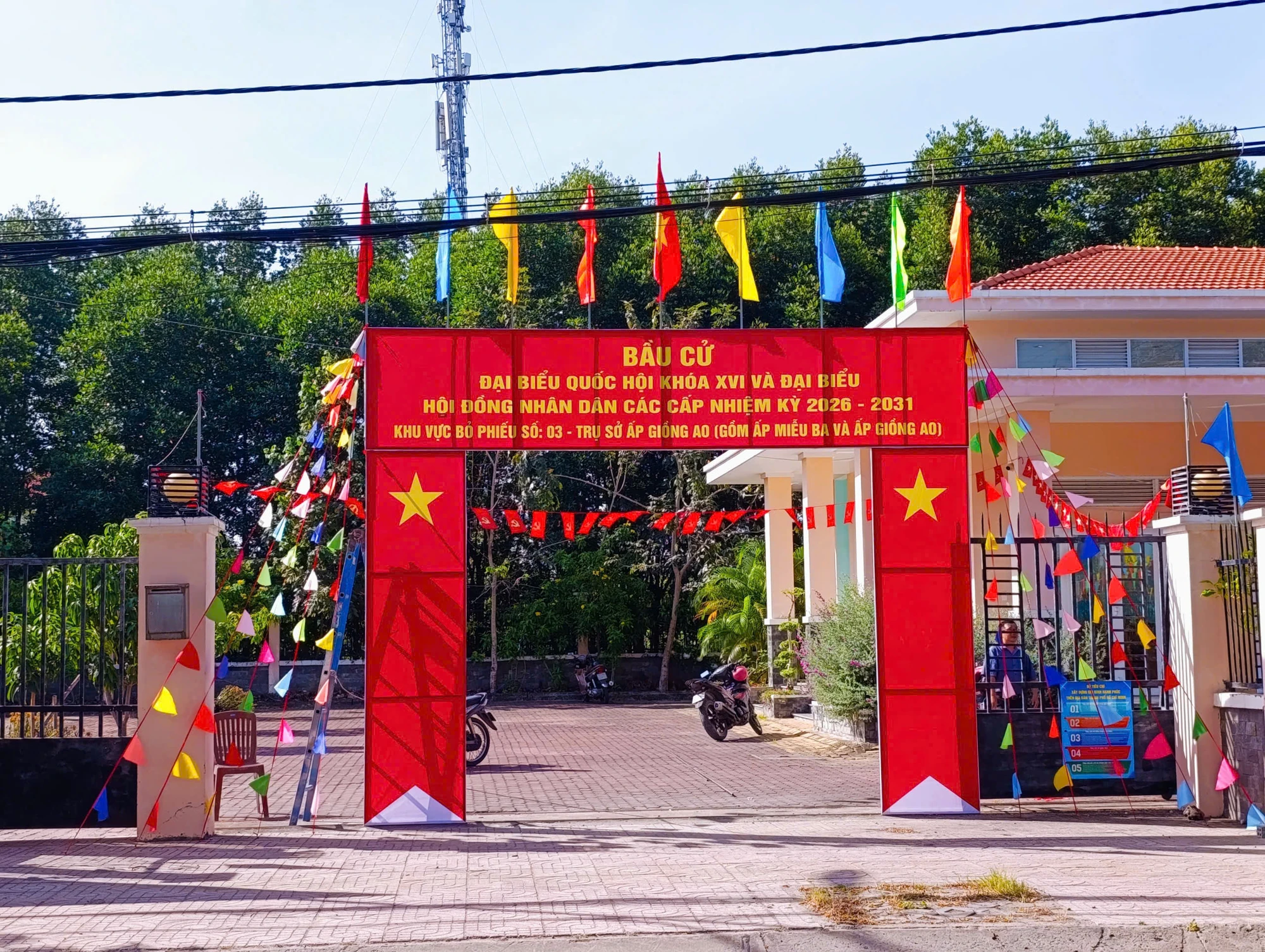 nhung-ho-dan-giu-rung-tai-xa-an-thoi-dong-san-sang-cho-cuoc-bau-cu-2.jpg