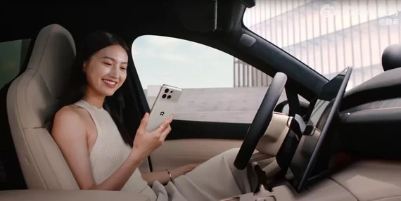 Nio Phone cung cấp cho người dùng quyền truy cập vào 30 chức năng liên quan đến ô tô. Ảnh: Carscoops. Thuong -hieu -oto-dien-trung-quoc-san-xuat-dien-thoai-thong-minh-mo--duoc-khoa-xe-5.jpg