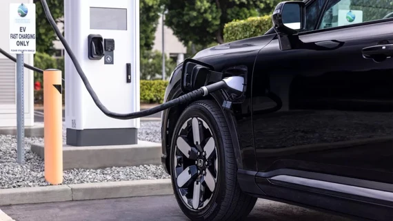 Nhà sản xuất Honda và Acura công bố hợp tác với EVgo và Electrify America. Ảnh: Carscoops. Hai-thuong-hieu-cong-bo-hop-tac-voi-mạng-sac-EVgo-va- Electrify America.jpg