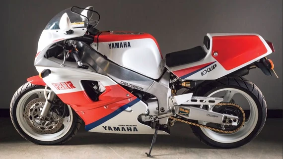 Yamaha FZR750R OW01 1989. Ảnh: Topspeed. Top-mau-xe-may-Yamaha-co-dien-dang-gia-ca-gia-tai-FZR750R OW01 1989.JPG