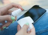 Tại sao chúng ta không có smartphone tự diệt khuẩn? ảnh 1 20 địa điểm khử trùng điện thoại miễn phí trong mùa dịch COVID