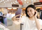 Đánh giá nhanh bộ đôi smartphone dành riêng cho giới trẻ ảnh 1 Samsung Galaxy S21 series đầu tiên đã đến tay người tiêu dùng