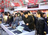 Lộ diện mẫu laptop siêu mỏng với thời lượng pin đến 22,5 tiếng ảnh 1 Nhiều mẫu laptop được giảm giá đến 10% dịp cuối tuần